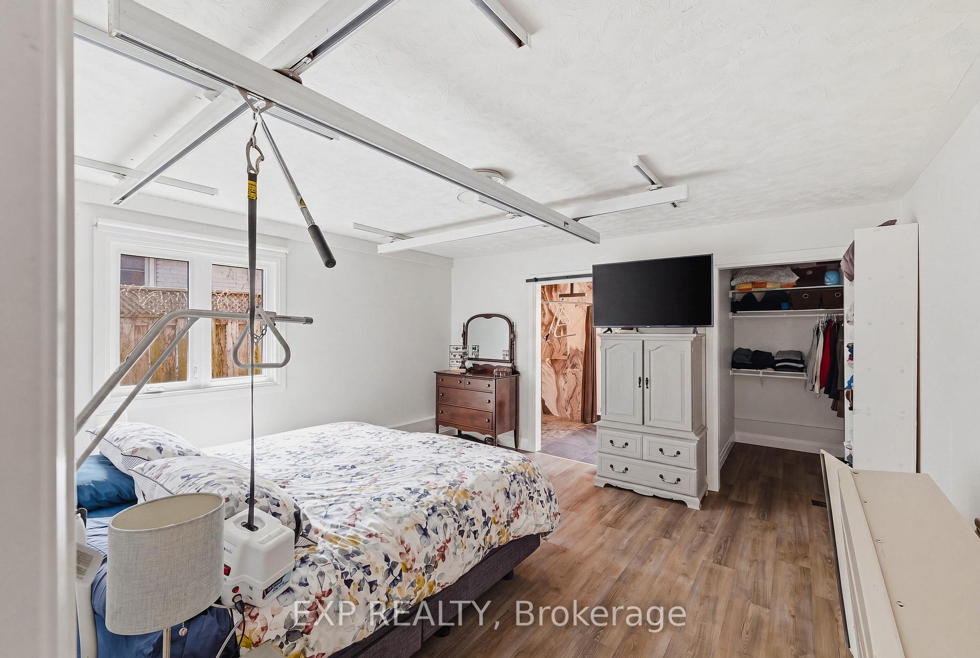 Photo 18 of 381 Timlock Place, Waterloo, Lexington — HOMEH