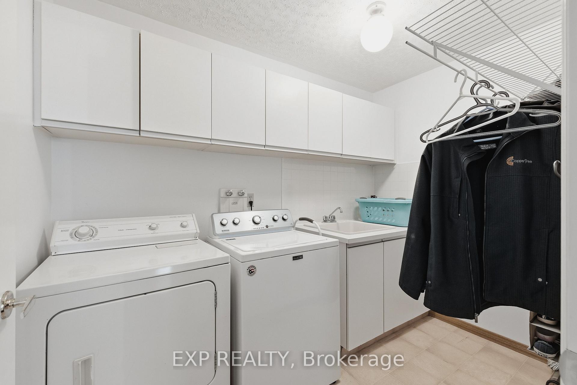 Photo 23 of 381 Timlock Place, Waterloo, Lexington — HOMEH