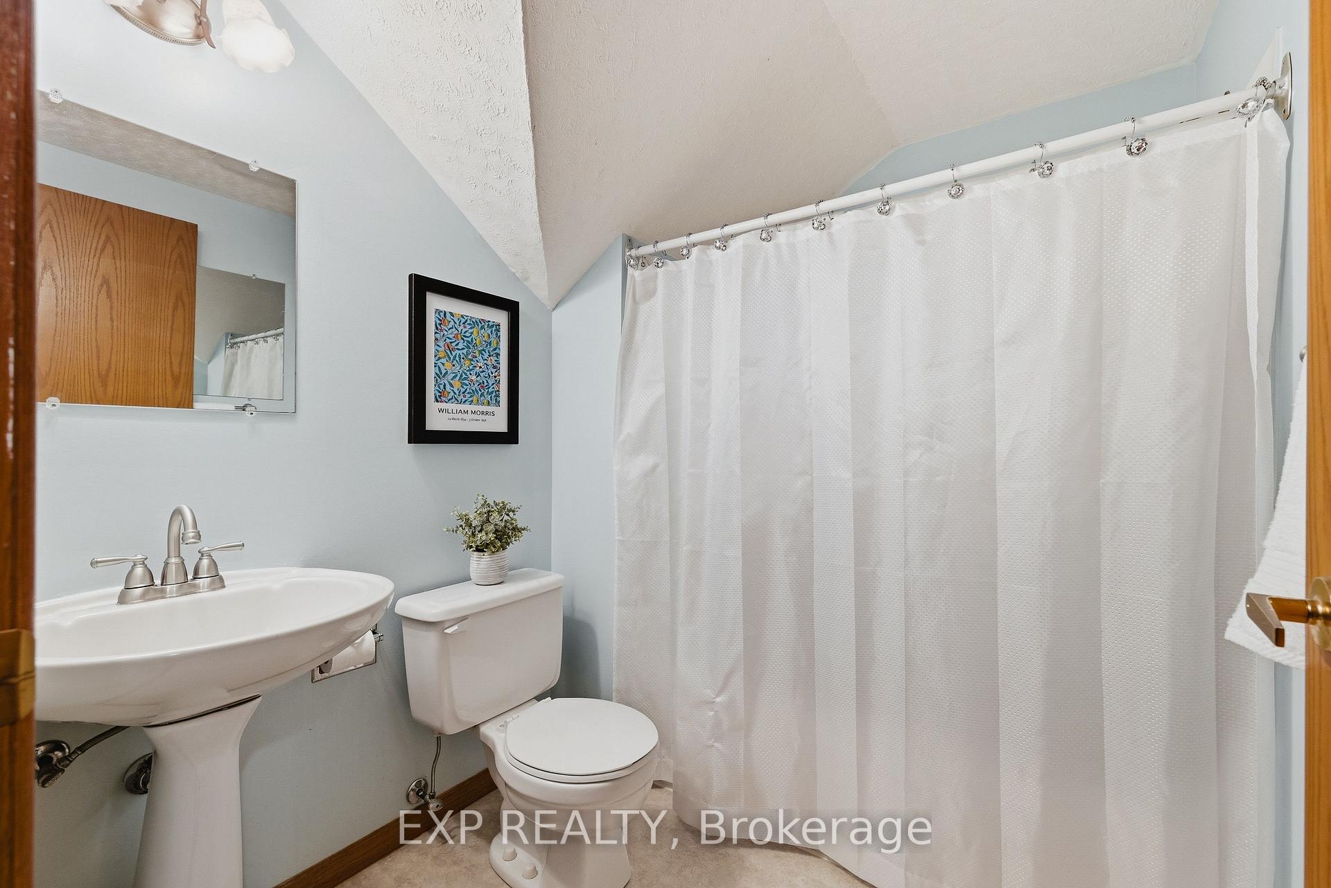 Photo 32 of 381 Timlock Place, Waterloo, Lexington — HOMEH
