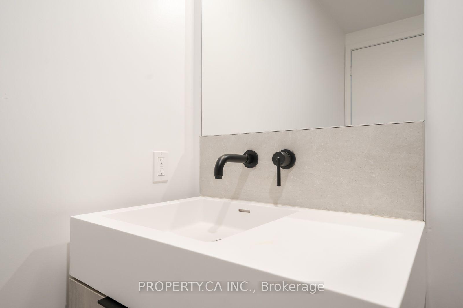 Photo 3 of Unit 3203, 108 Peter Street, Toronto, Waterfront Communities — HOMEH