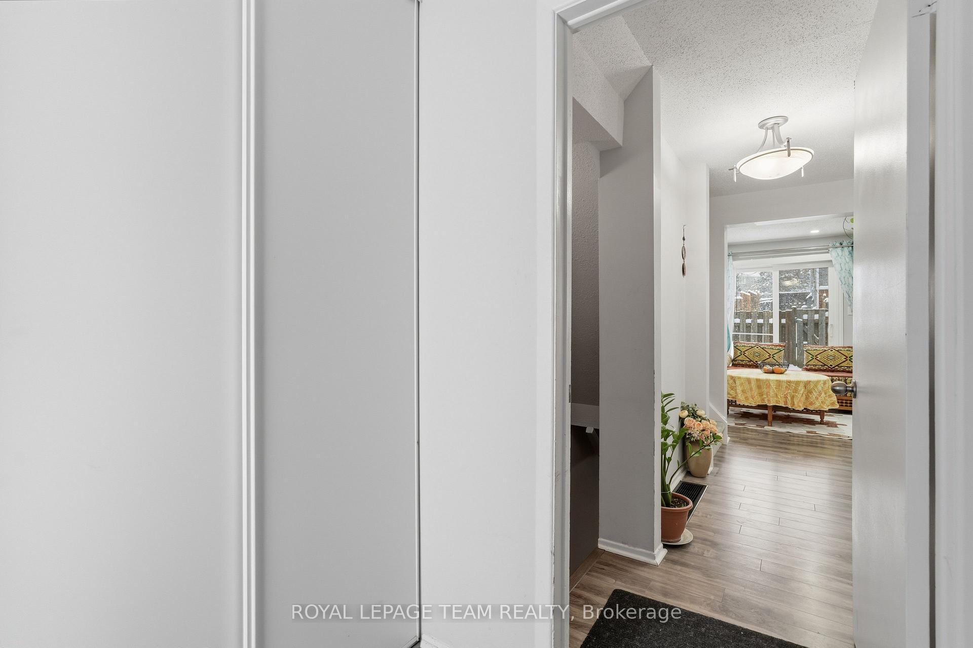 Photo 2 of Unit 33, 3333 Mccarthy Road, Ottawa, Hunt Club/Western Community — HOMEH