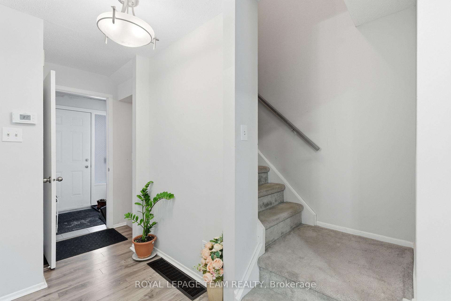 Photo 8 of Unit 33, 3333 Mccarthy Road, Ottawa, Hunt Club/Western Community — HOMEH