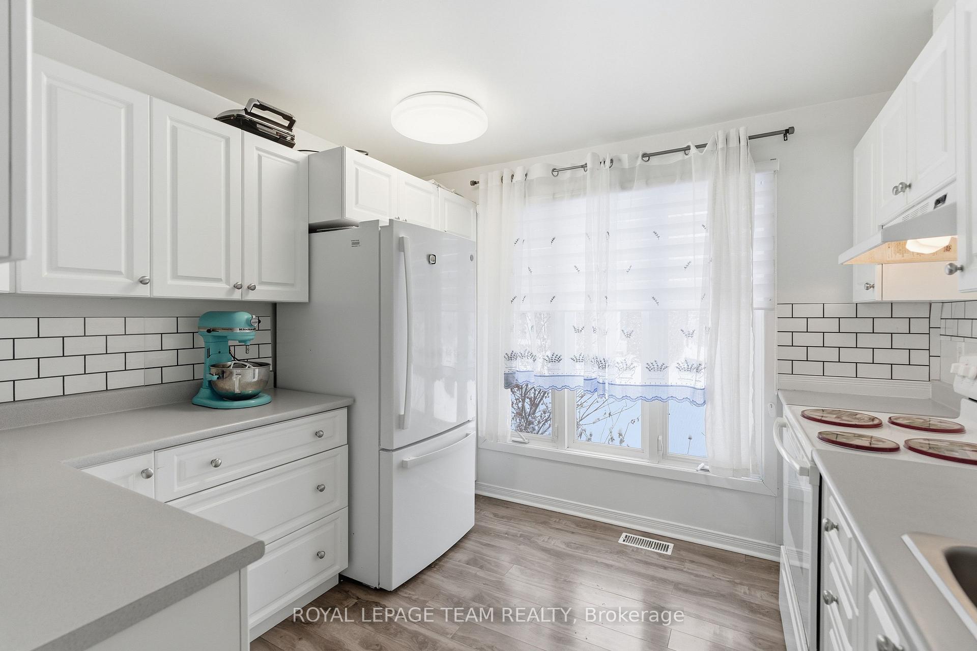 Photo 9 of Unit 33, 3333 Mccarthy Road, Ottawa, Hunt Club/Western Community — HOMEH
