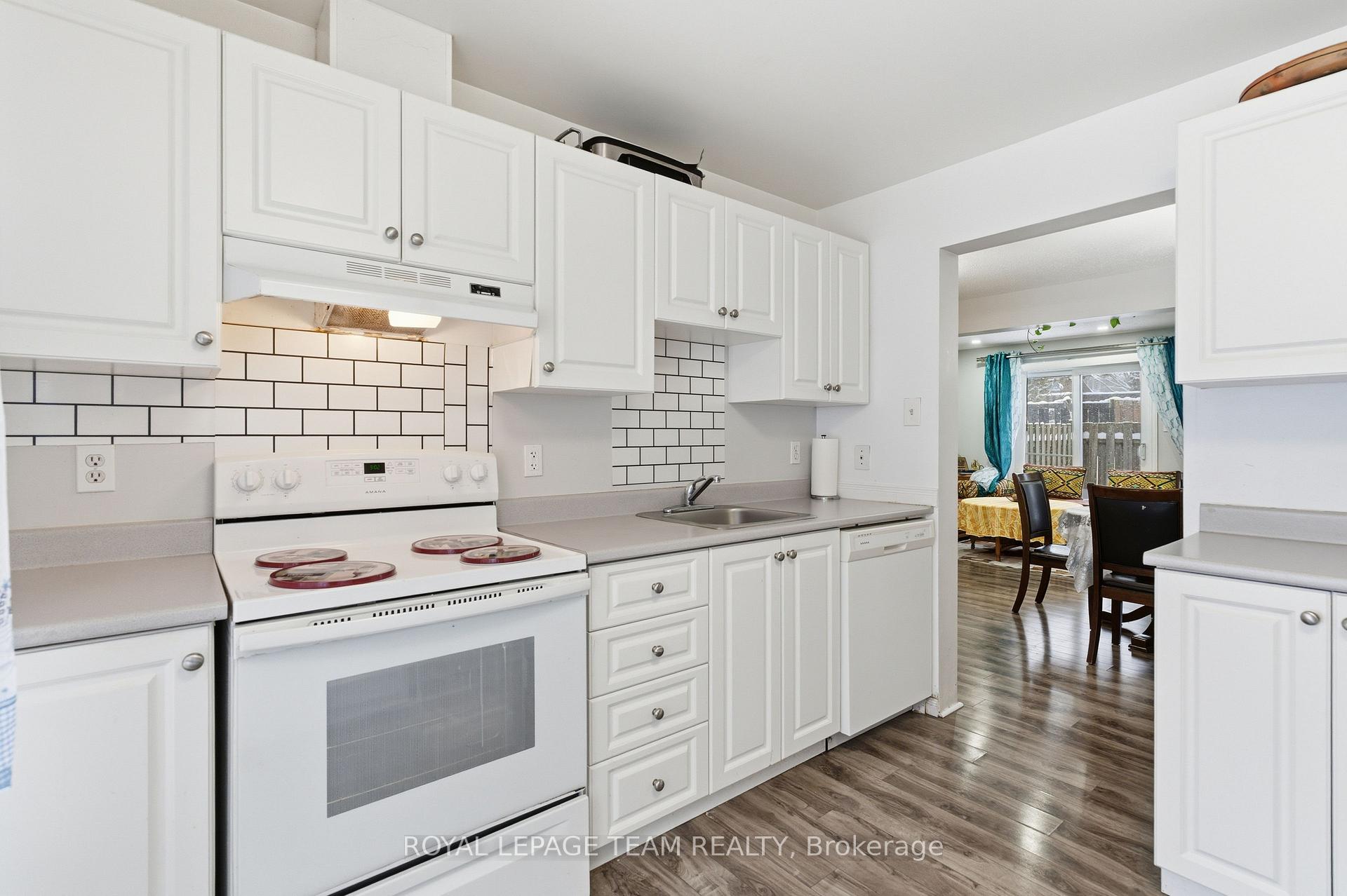 Photo 11 of Unit 33, 3333 Mccarthy Road, Ottawa, Hunt Club/Western Community — HOMEH
