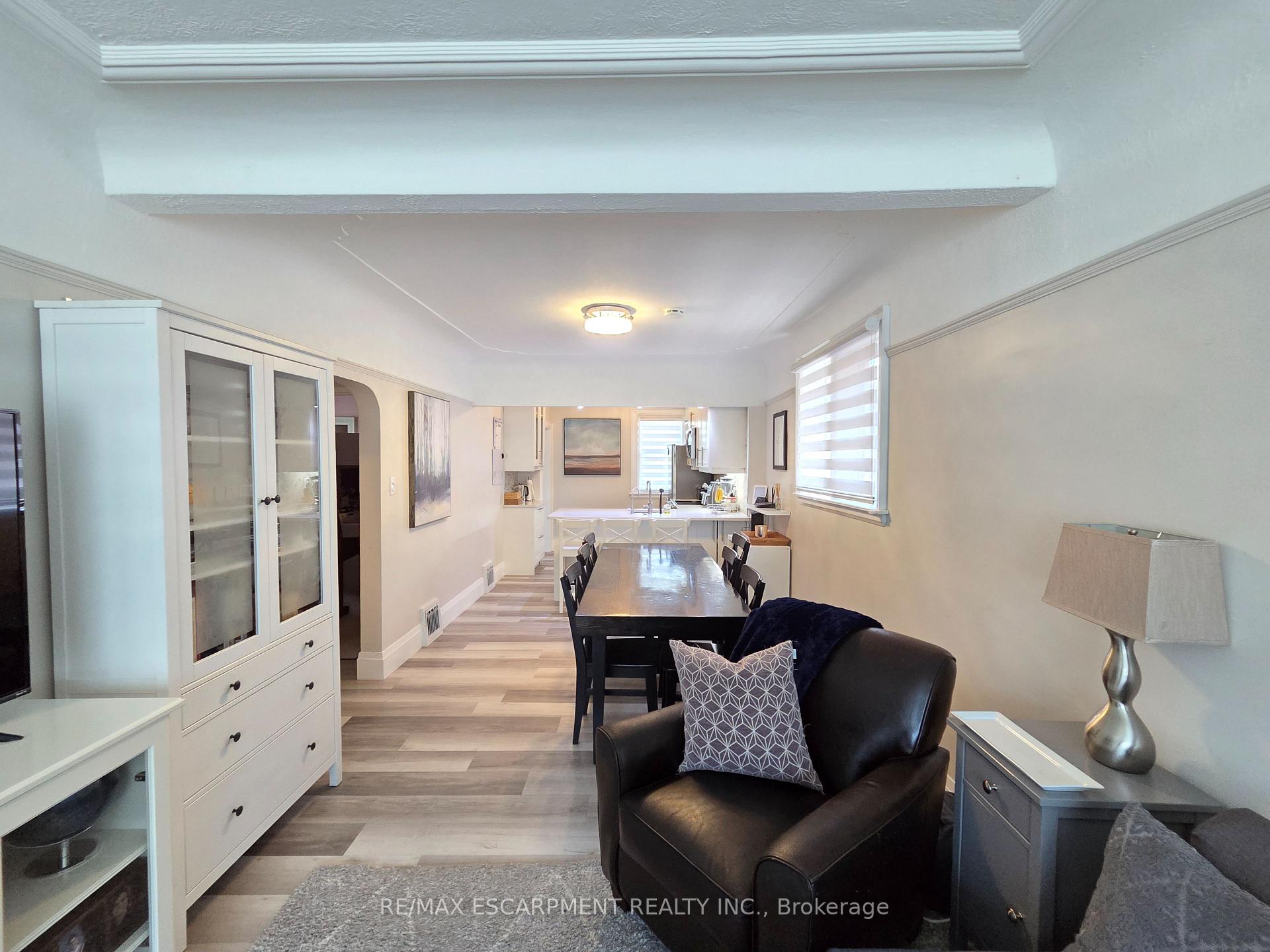 Photo 2 of 77 Paradise Road S, Hamilton, Westdale — HOMEH