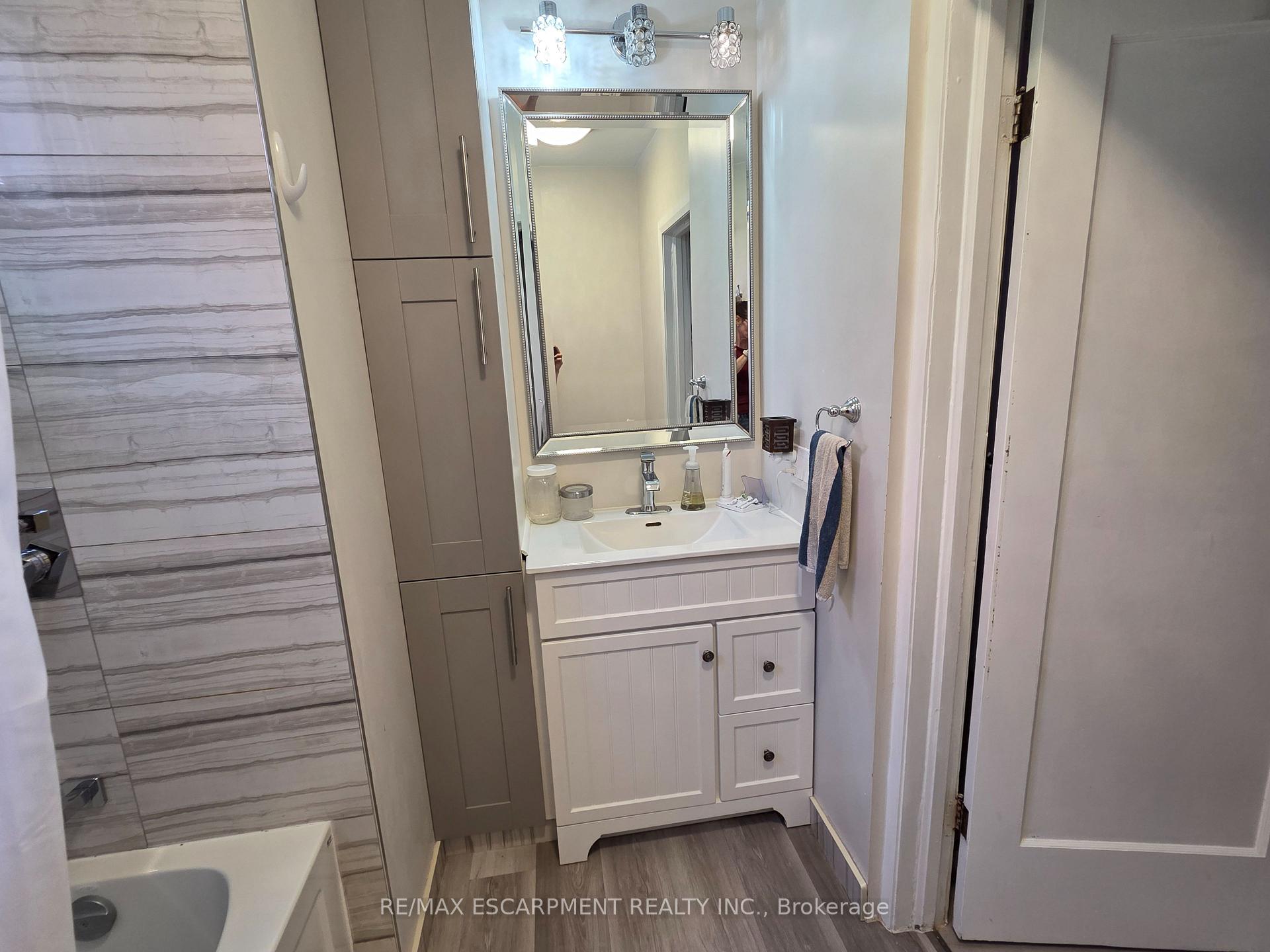 Photo 7 of 77 Paradise Road S, Hamilton, Westdale — HOMEH