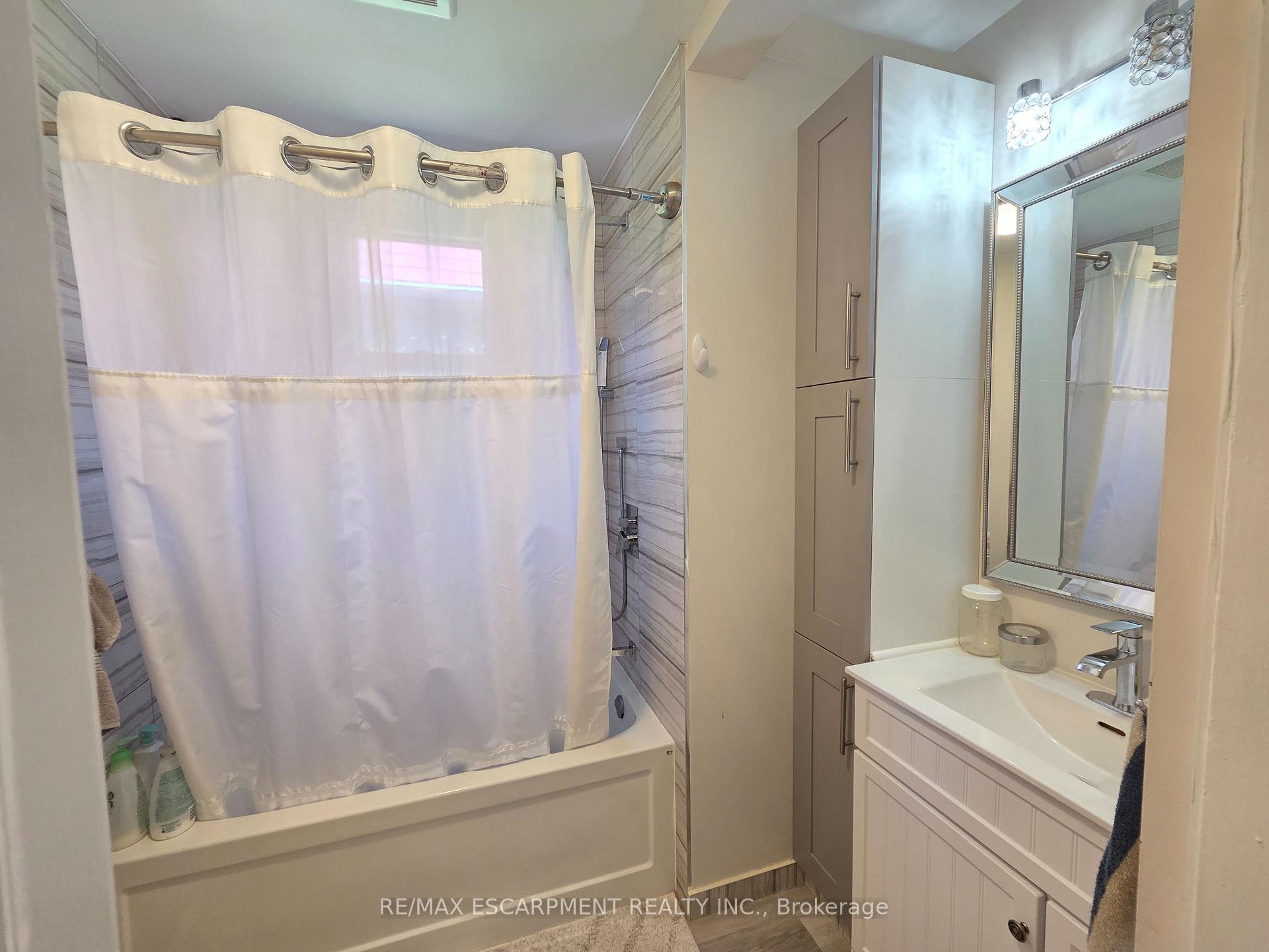 Photo 8 of 77 Paradise Road S, Hamilton, Westdale — HOMEH