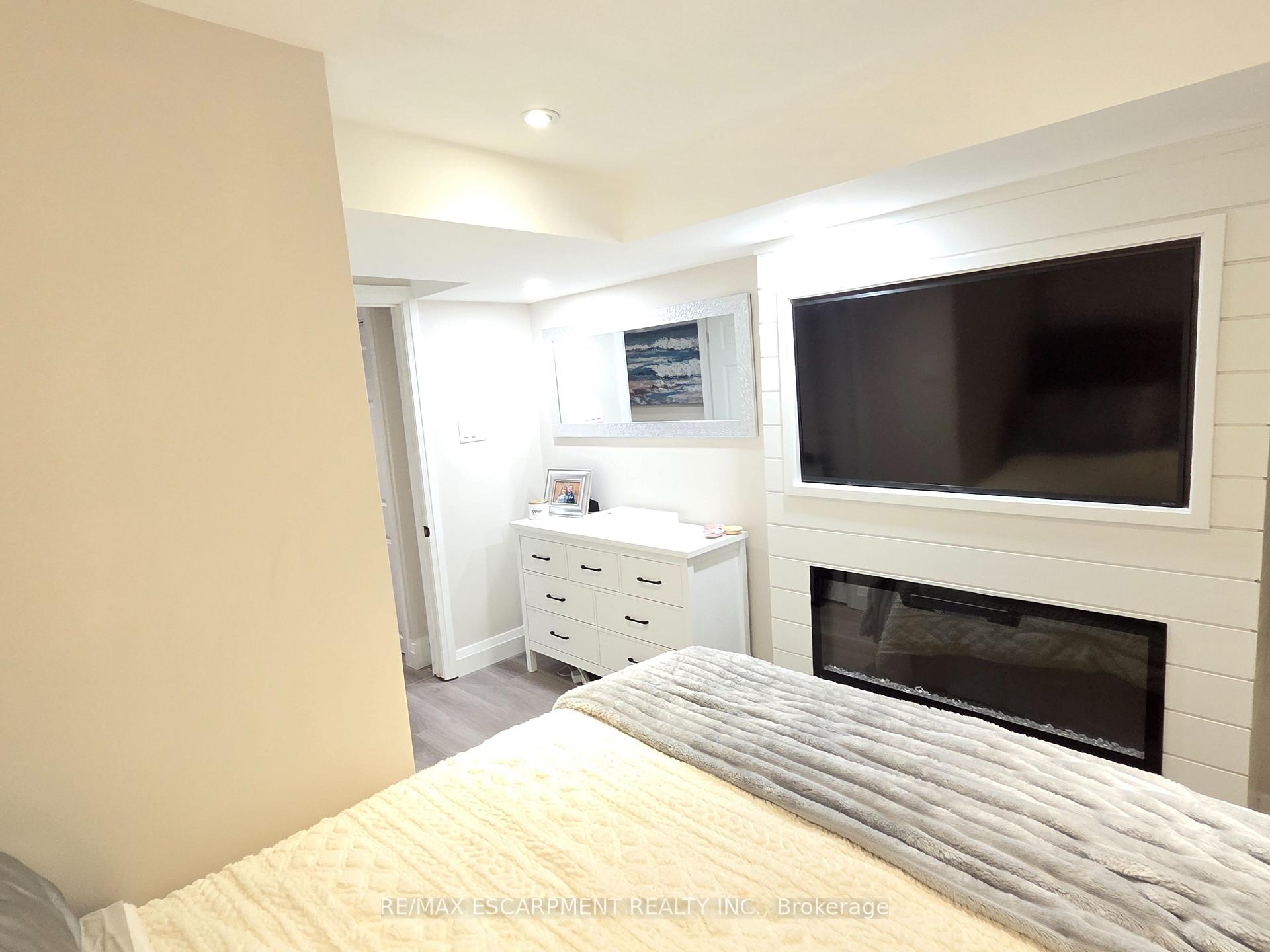 Photo 11 of 77 Paradise Road S, Hamilton, Westdale — HOMEH