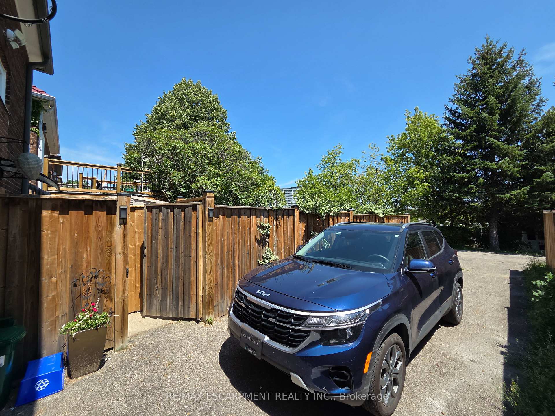 Photo 15 of 77 Paradise Road S, Hamilton, Westdale — HOMEH