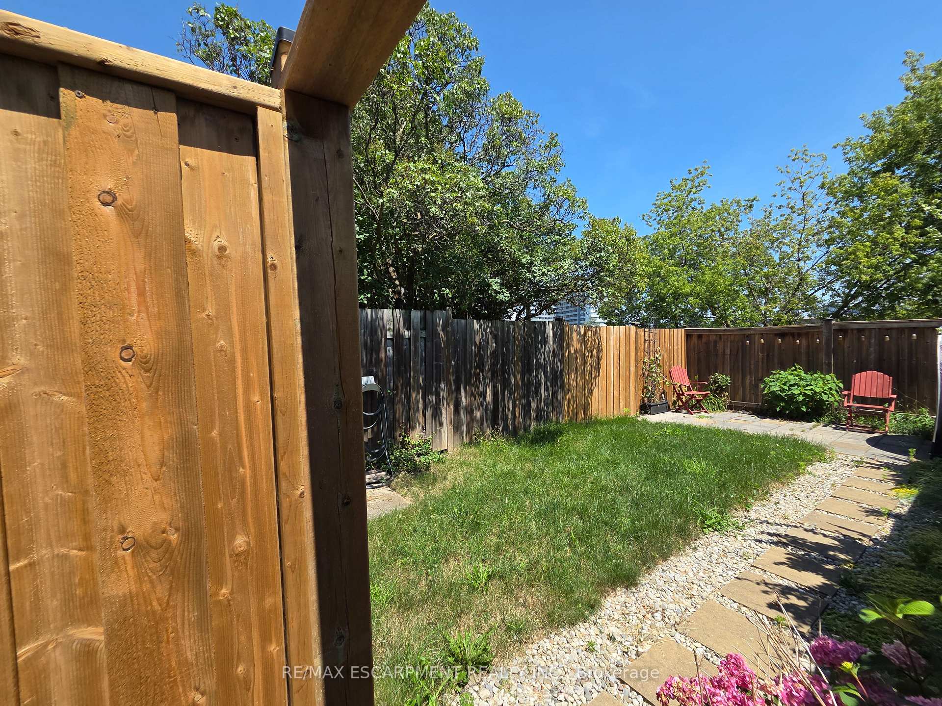 Photo 16 of 77 Paradise Road S, Hamilton, Westdale — HOMEH