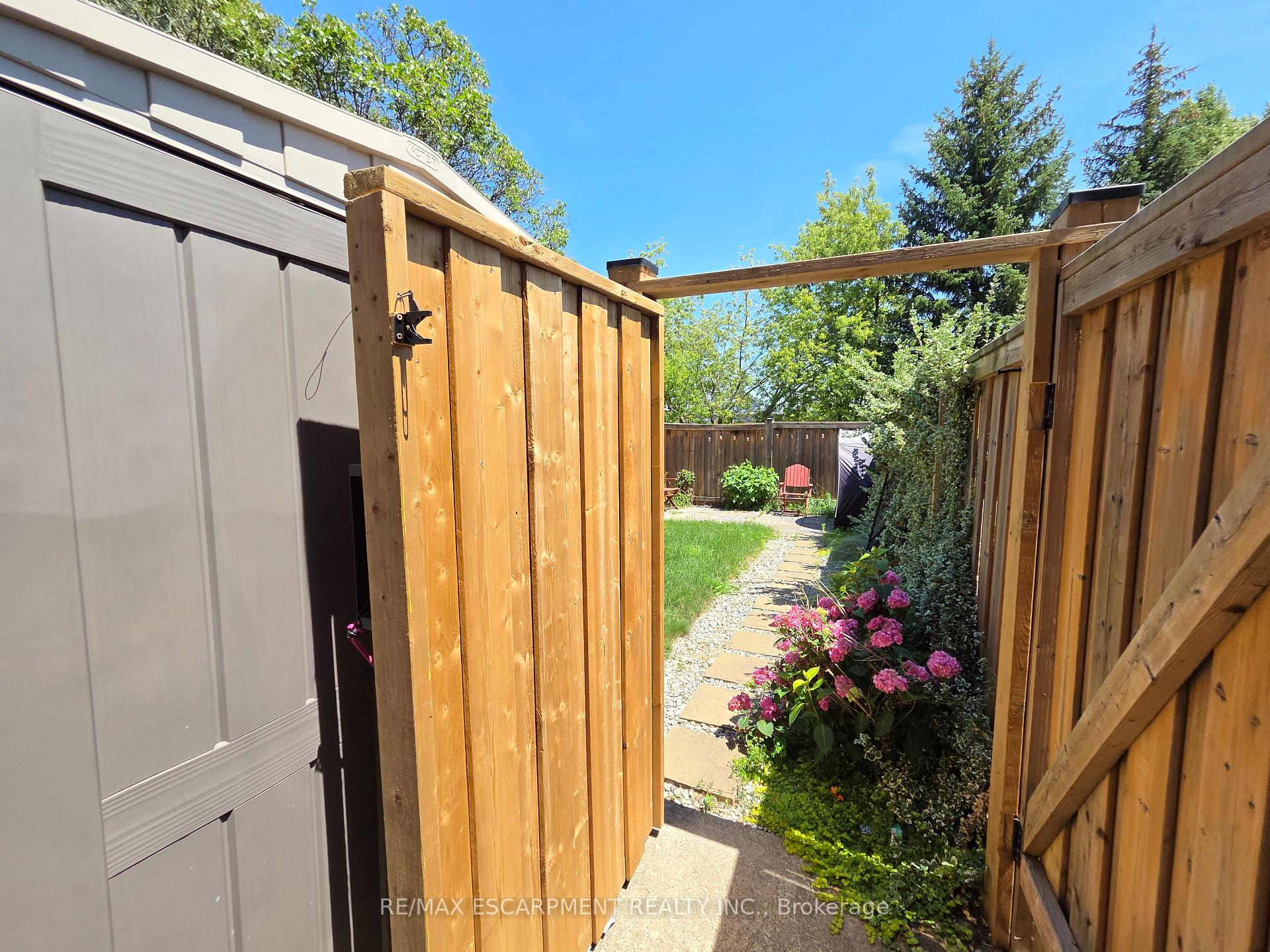 Photo 17 of 77 Paradise Road S, Hamilton, Westdale — HOMEH