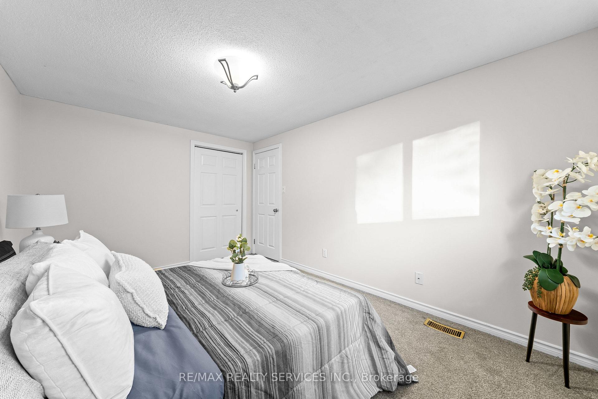 Photo 25 of 20 Highcroft Court, Kitchener, Laurentian Hills/Country Hills W — HOMEH