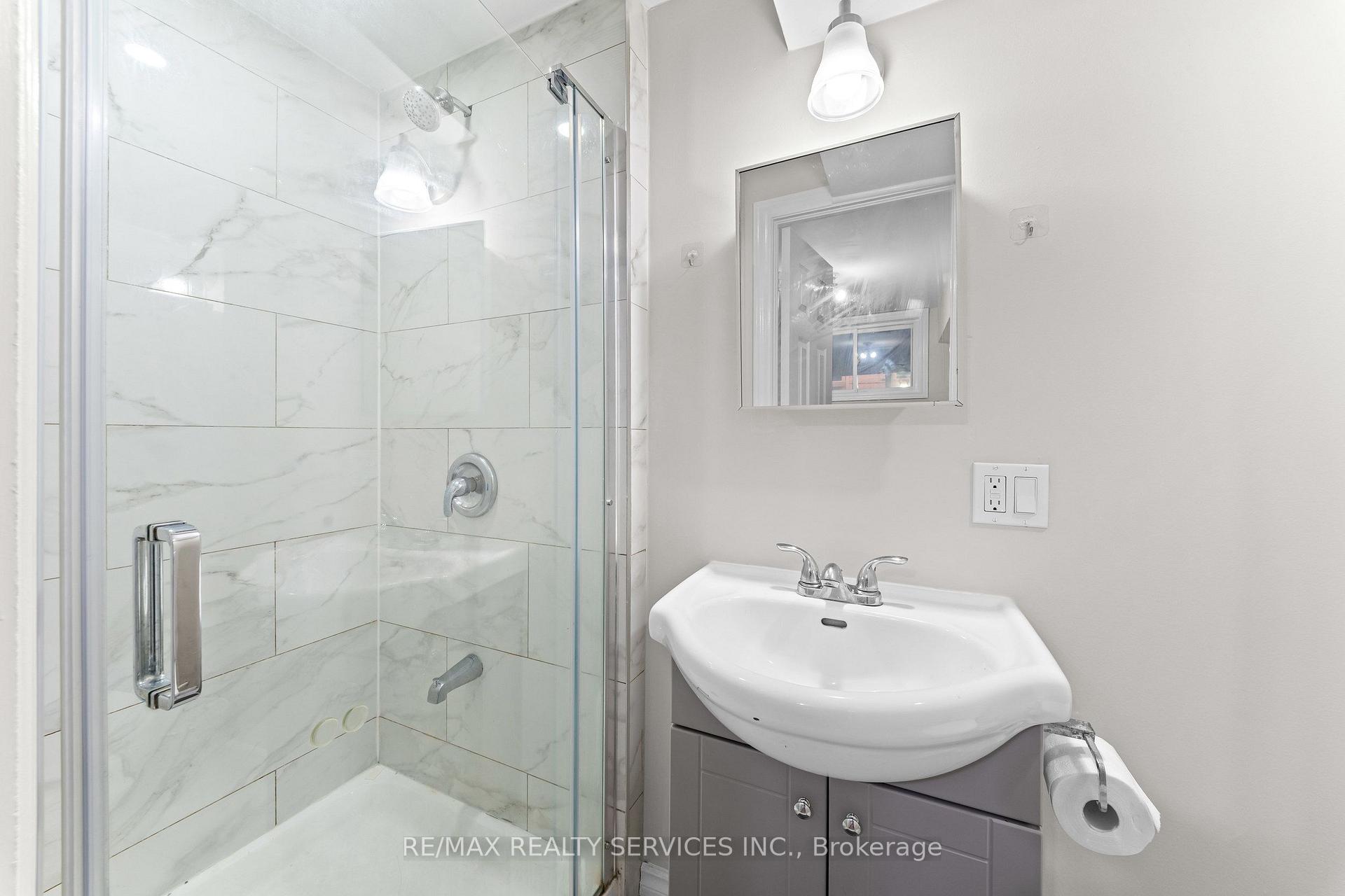 Photo 38 of 20 Highcroft Court, Kitchener, Laurentian Hills/Country Hills W — HOMEH