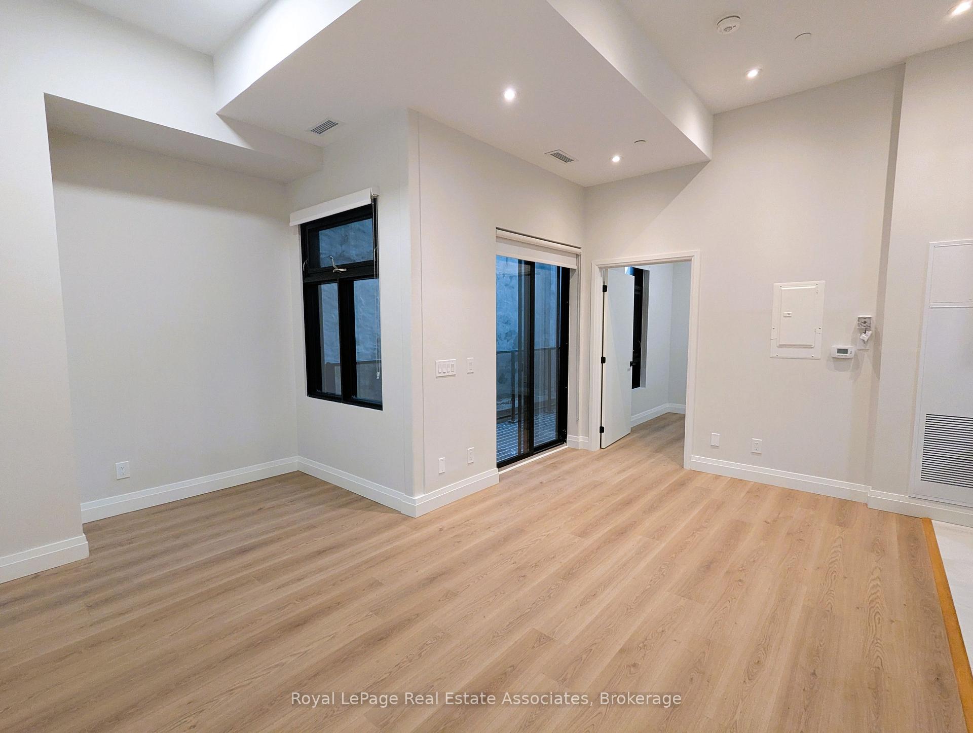 Photo 4 of Unit 102, 1000 Bathurst Street, Toronto, The Annex — HOMEH
