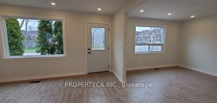 Photo 3 of 39 Farrell Avenue, North York, Willowdale West — HOMEH