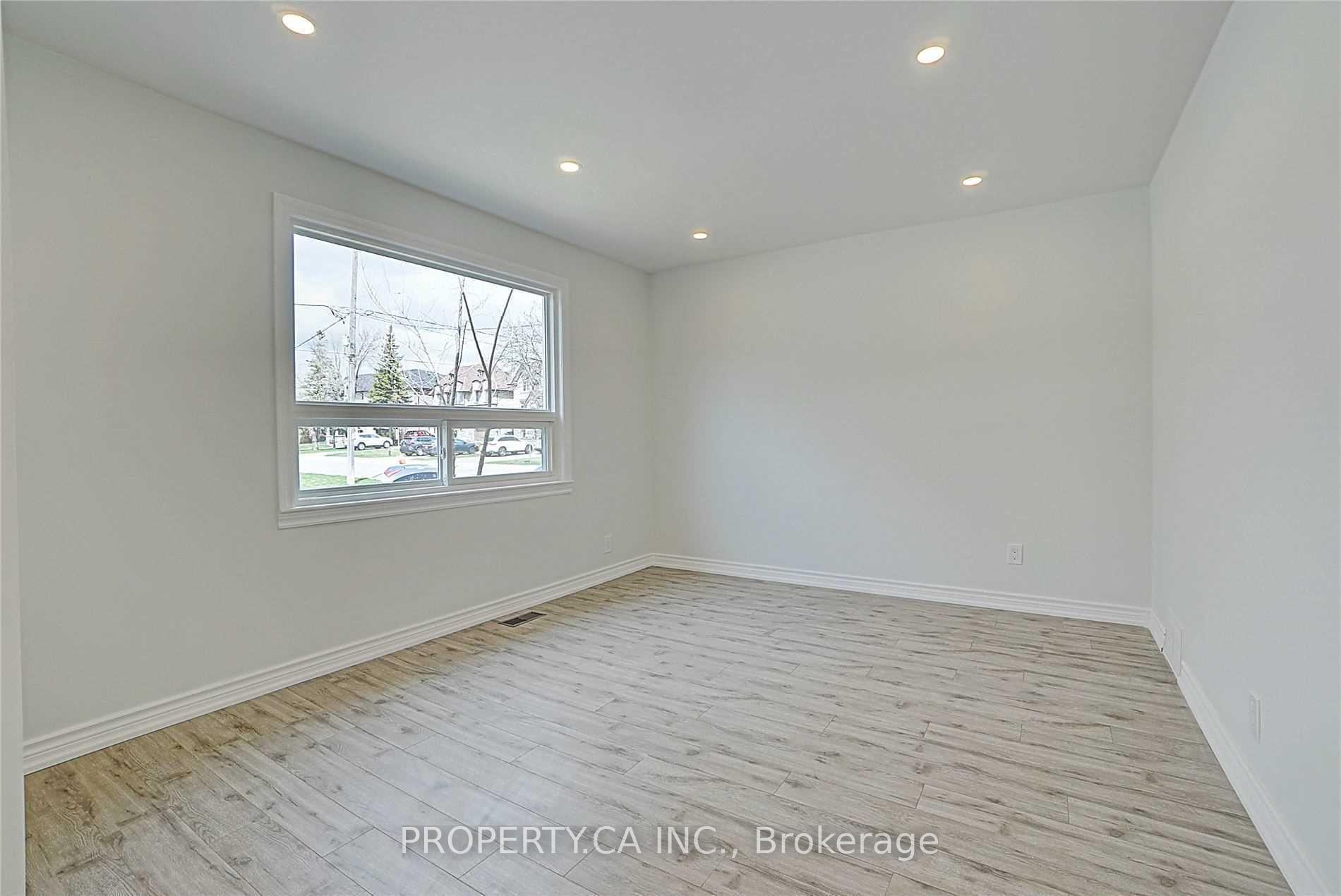 Photo 5 of 39 Farrell Avenue, North York, Willowdale West — HOMEH