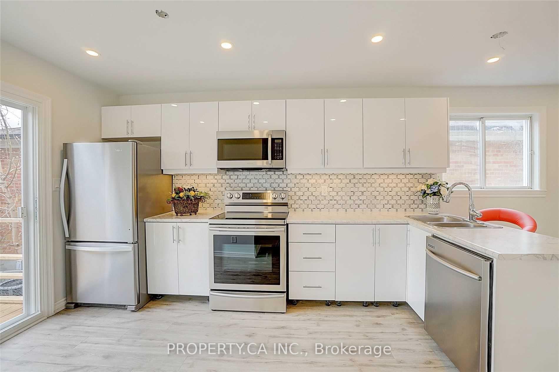 Photo 9 of 39 Farrell Avenue, North York, Willowdale West — HOMEH