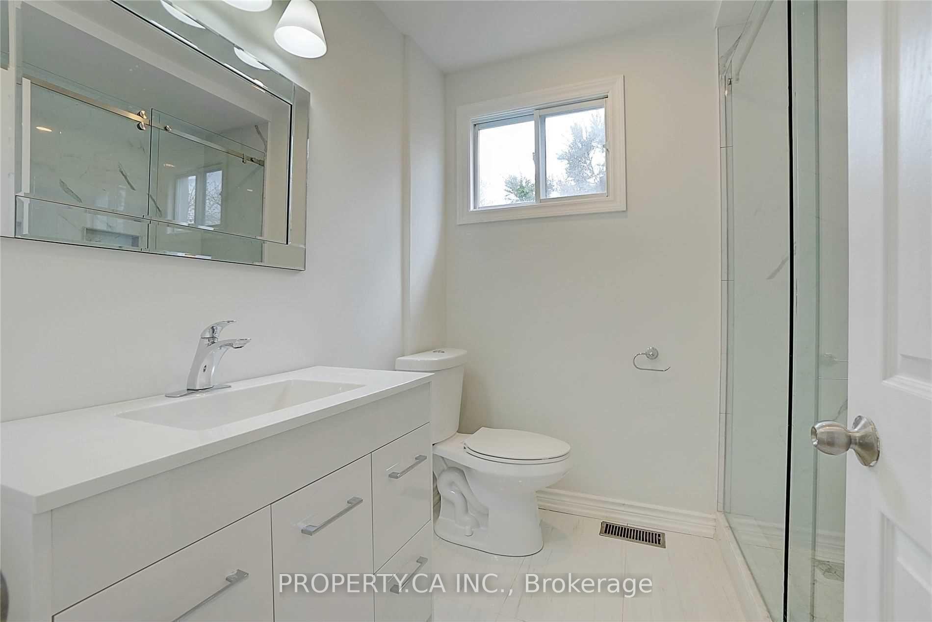 Photo 12 of 39 Farrell Avenue, North York, Willowdale West — HOMEH