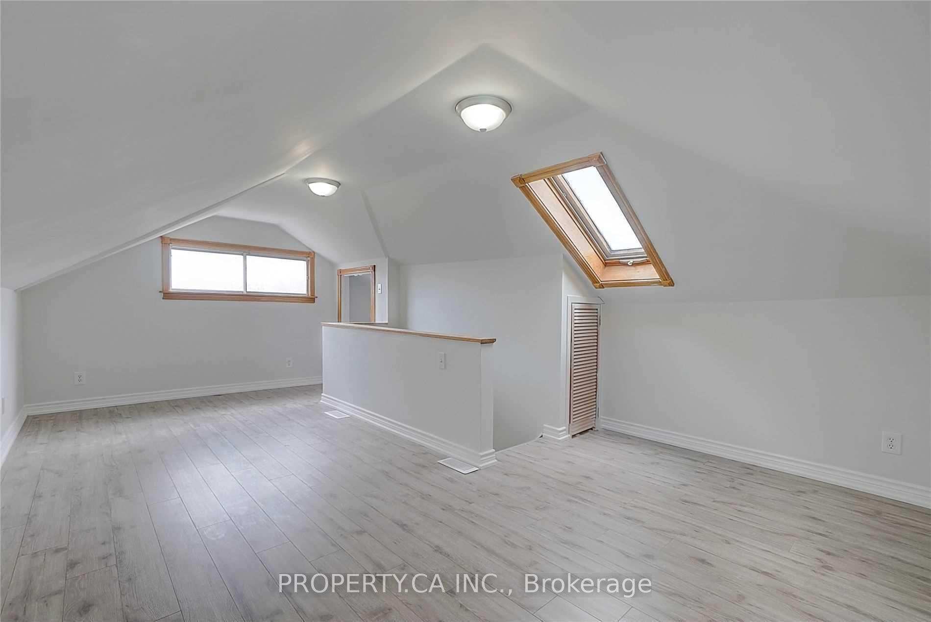 Photo 16 of 39 Farrell Avenue, North York, Willowdale West — HOMEH