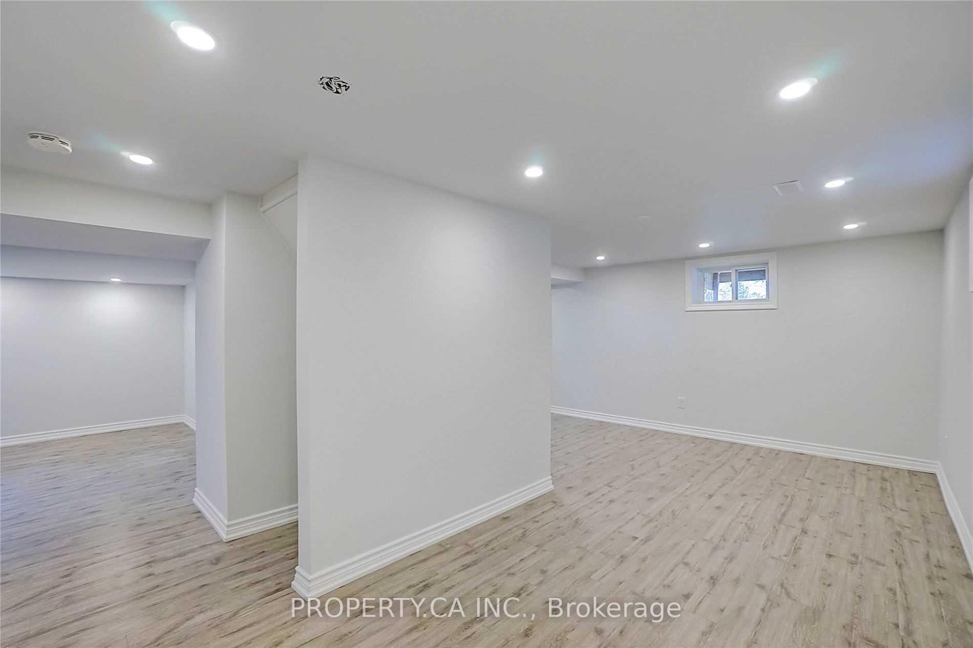 Photo 20 of 39 Farrell Avenue, North York, Willowdale West — HOMEH
