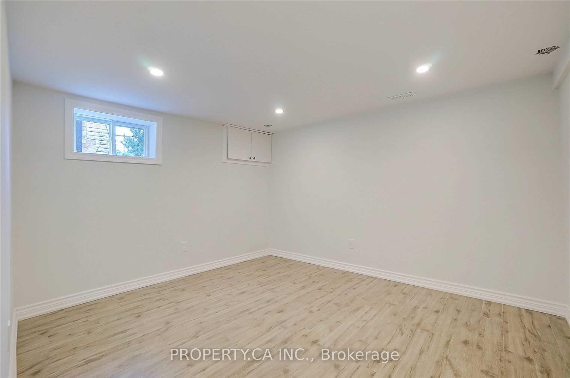Photo 21 of 39 Farrell Avenue, North York, Willowdale West — HOMEH