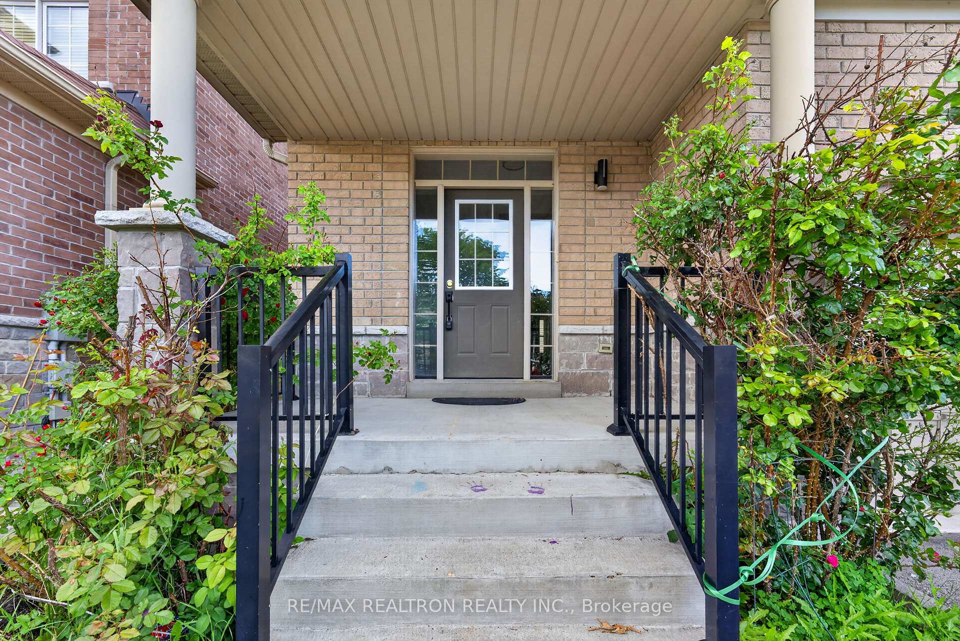 Photo 3 of 42 Cale Avenue, Clarington, Courtice — HOMEH