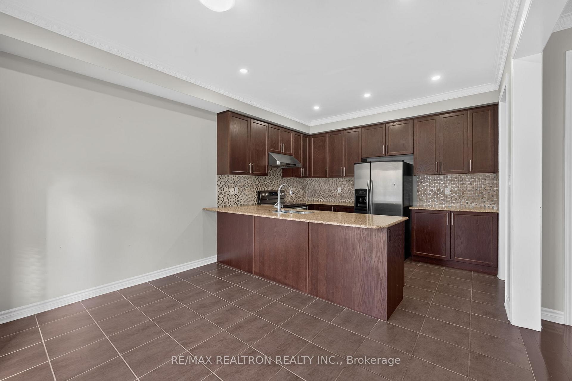 Photo 15 of 42 Cale Avenue, Clarington, Courtice — HOMEH