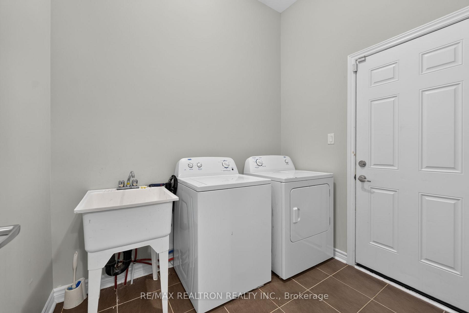 Photo 20 of 42 Cale Avenue, Clarington, Courtice — HOMEH