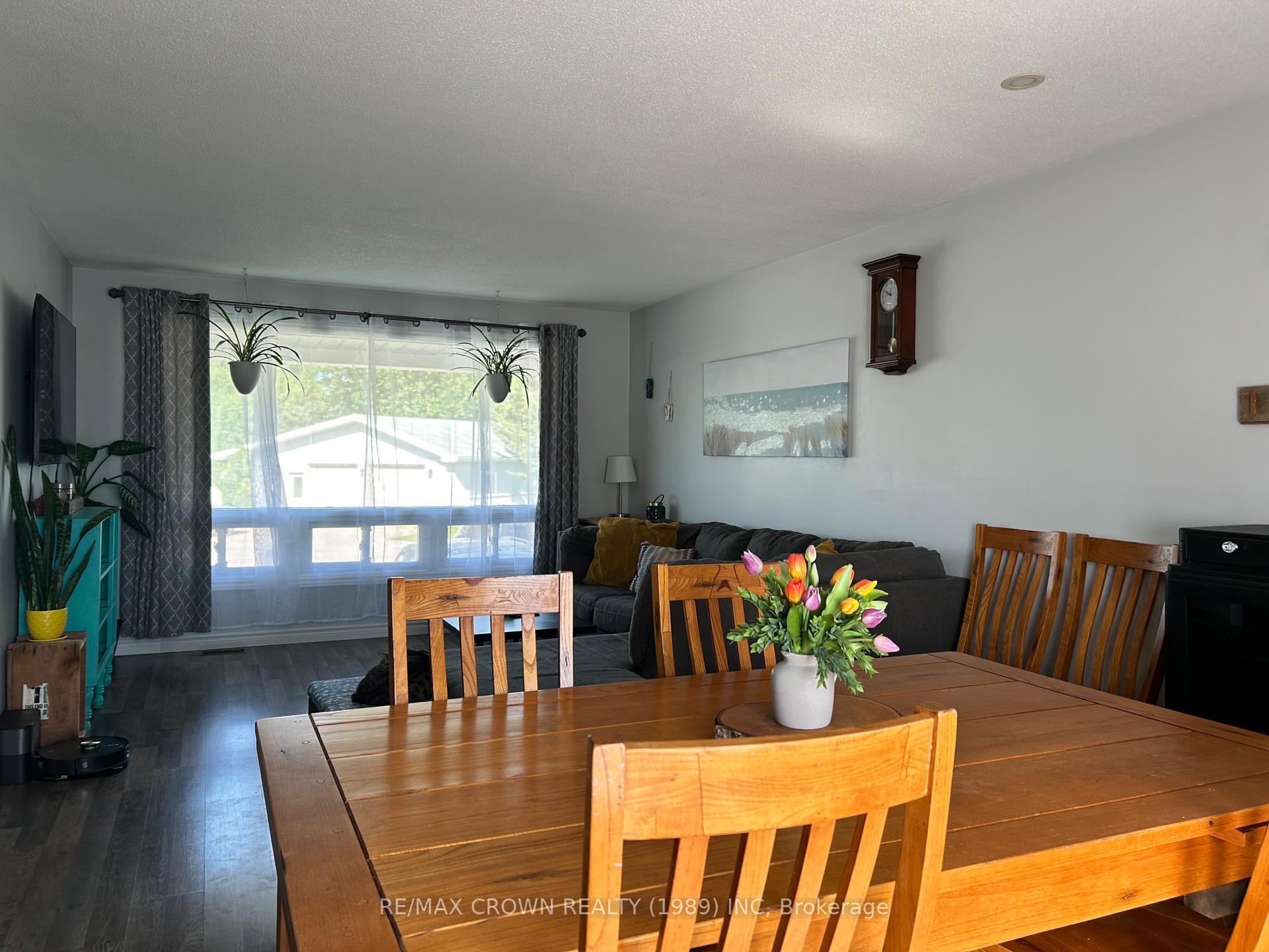 Photo 6 of 29 Kennedy Avenue, Kapuskasing — HOMEH