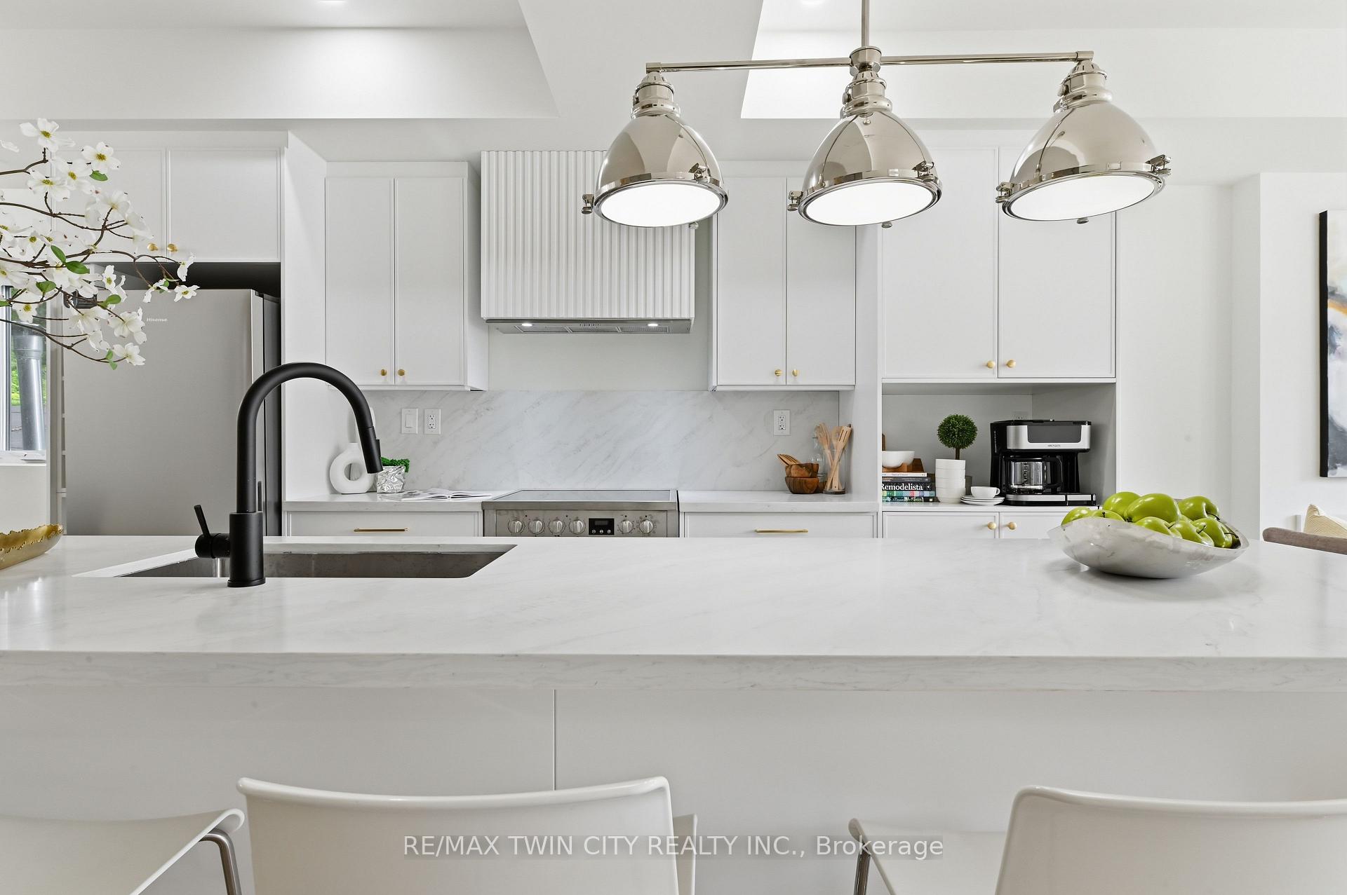 Photo 7 of Unit 1, 47 Edwin Street, Brantford, Holmedale — HOMEH