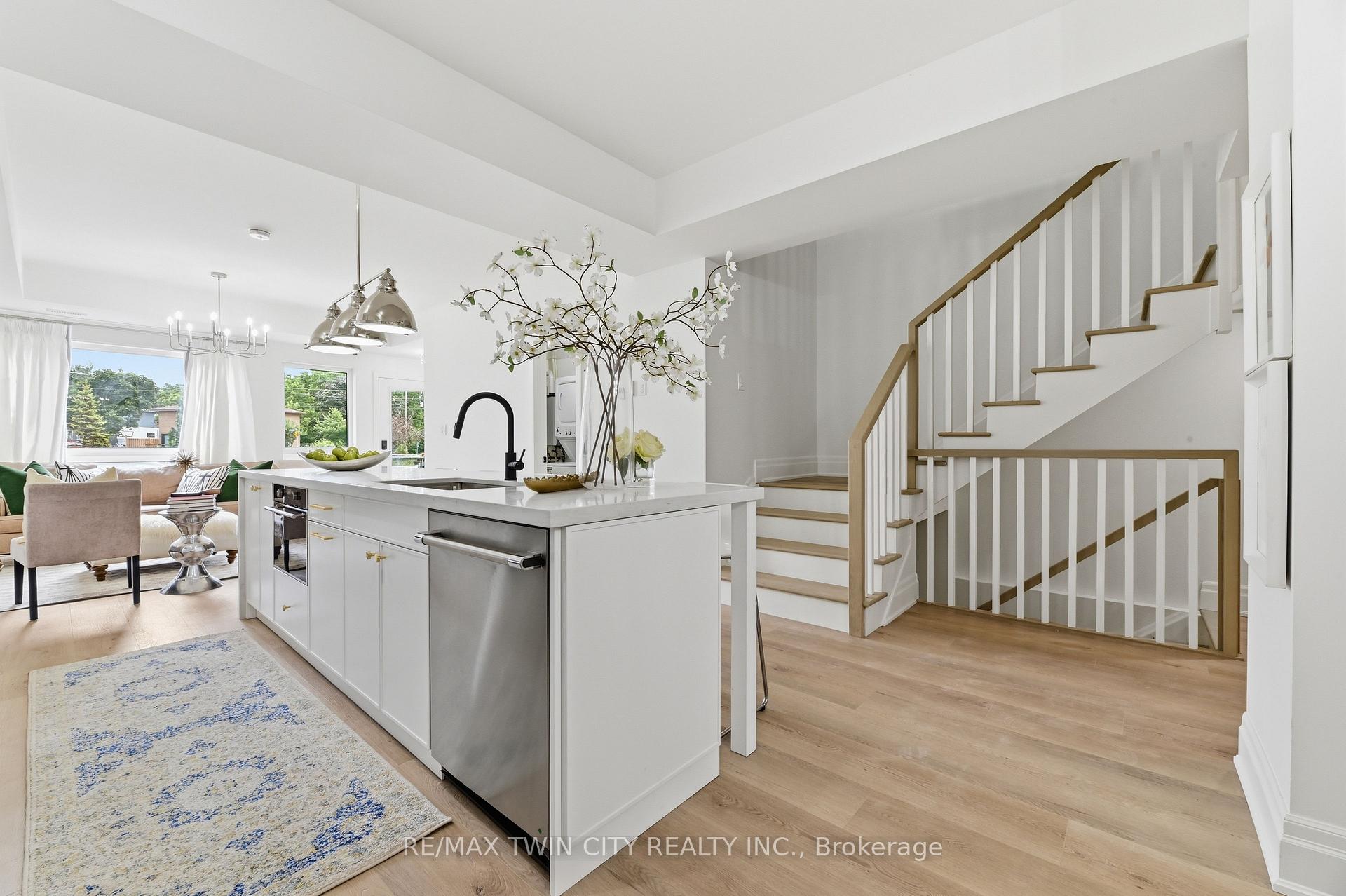 Photo 10 of Unit 1, 47 Edwin Street, Brantford, Holmedale — HOMEH