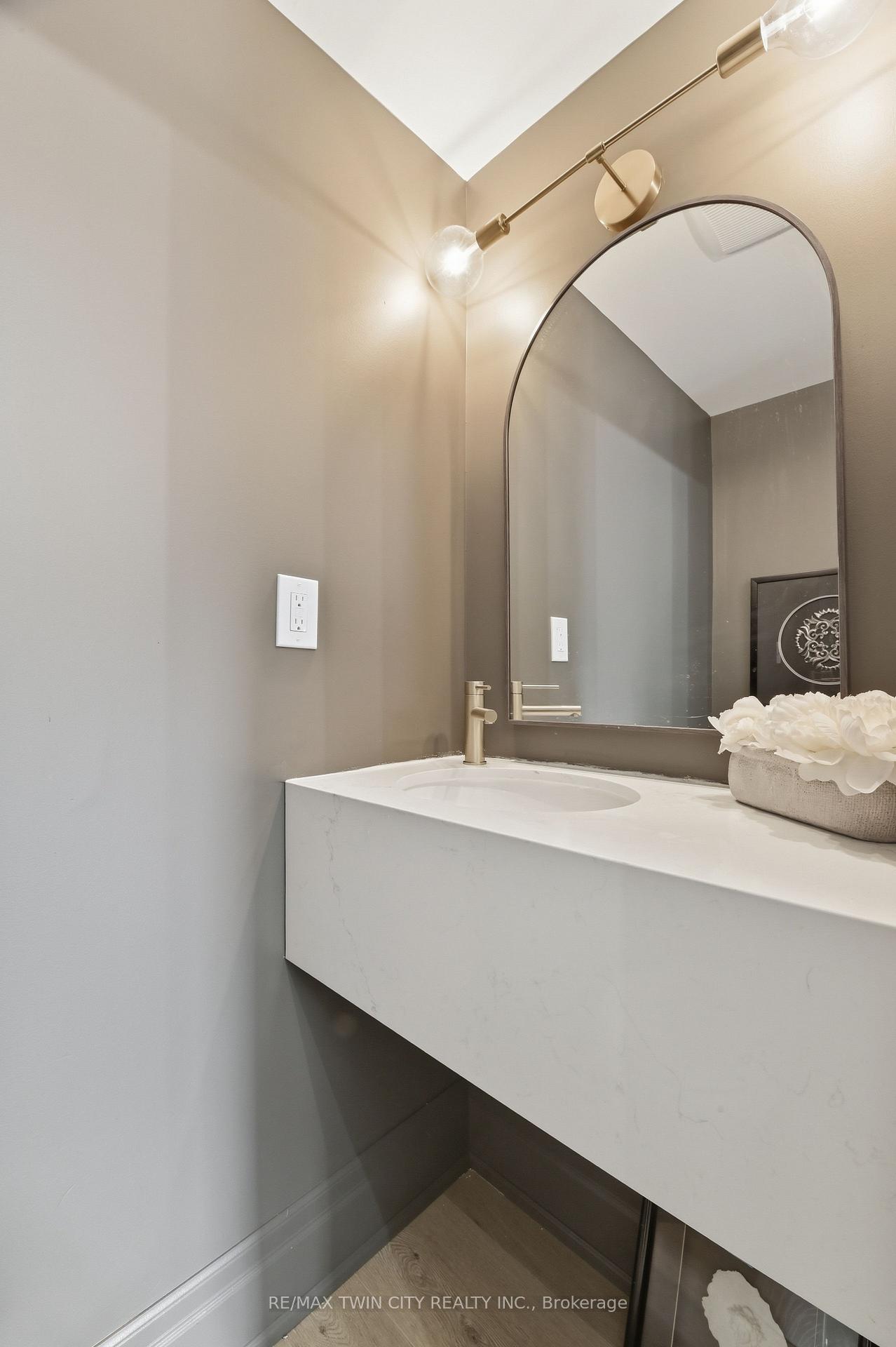 Photo 14 of Unit 1, 47 Edwin Street, Brantford, Holmedale — HOMEH