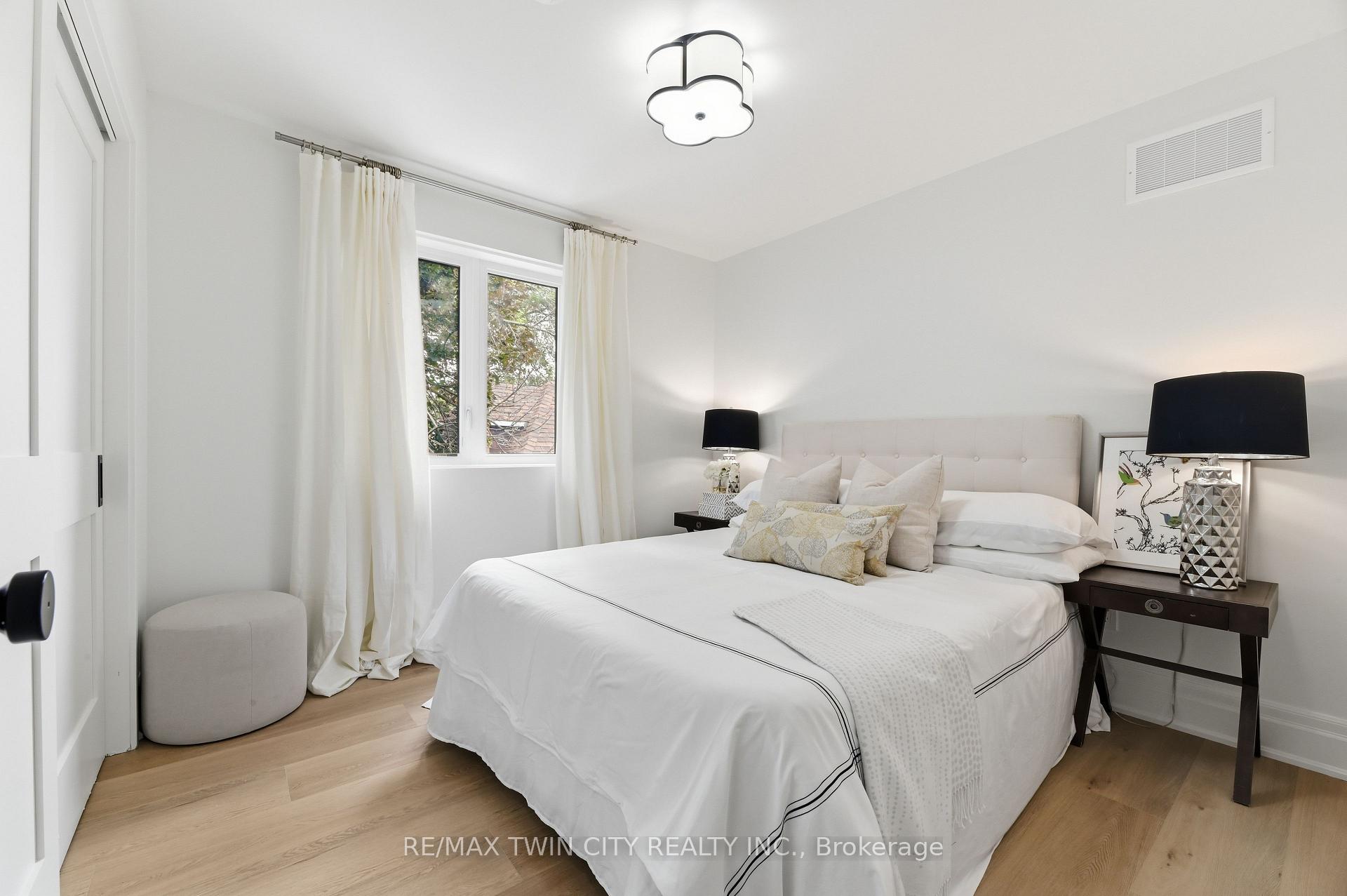 Photo 23 of Unit 1, 47 Edwin Street, Brantford, Holmedale — HOMEH