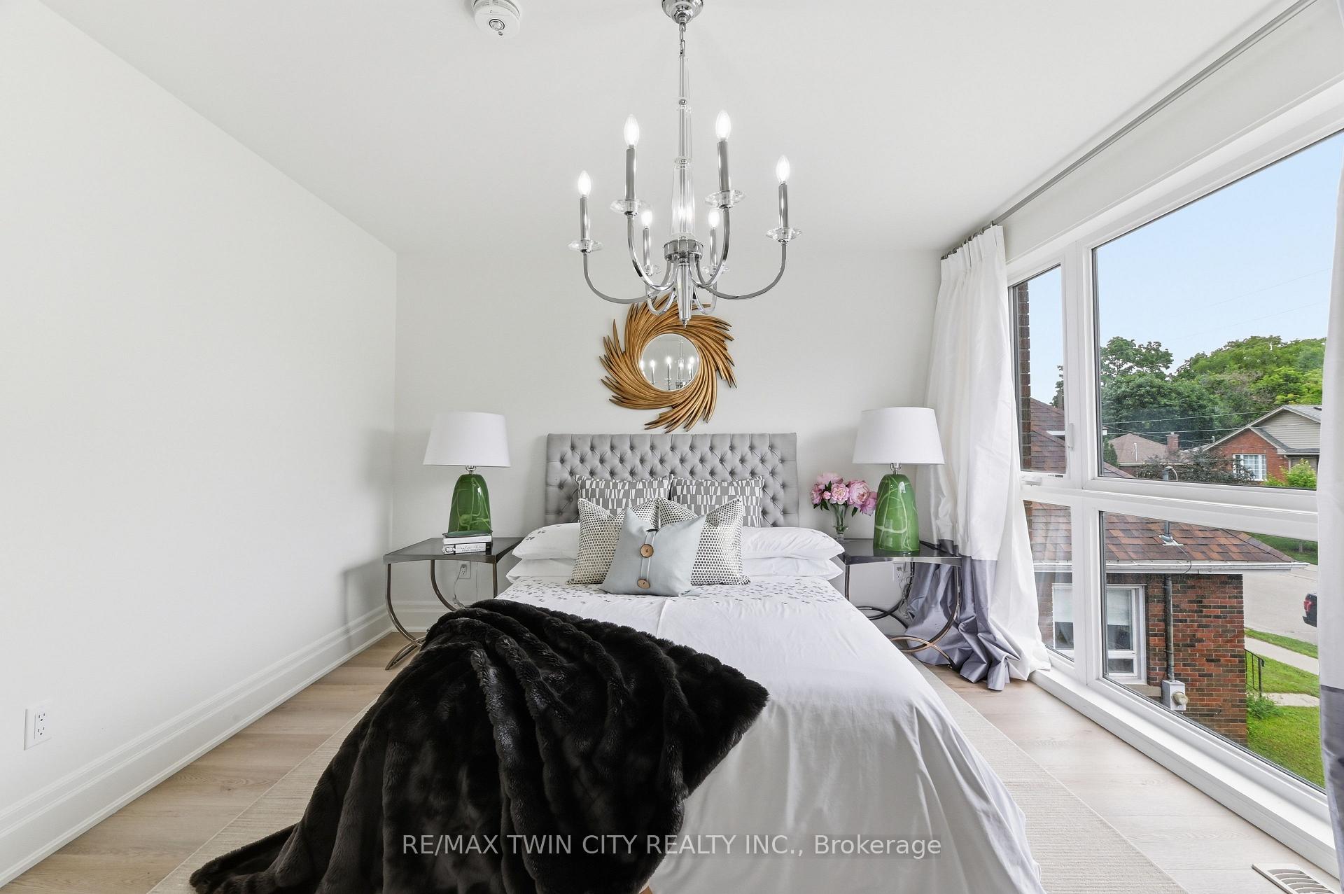 Photo 25 of Unit 1, 47 Edwin Street, Brantford, Holmedale — HOMEH