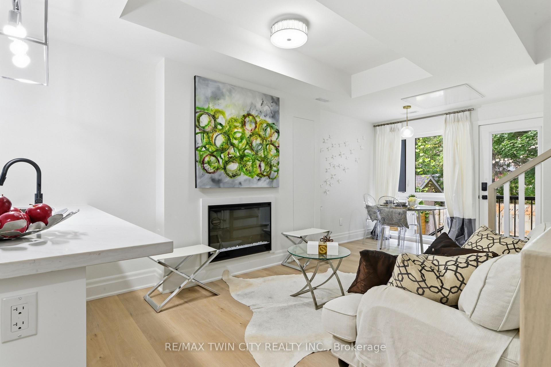 Photo 1 of Unit 2, 37 Edwin Street, Brantford, Holmedale — HOMEH