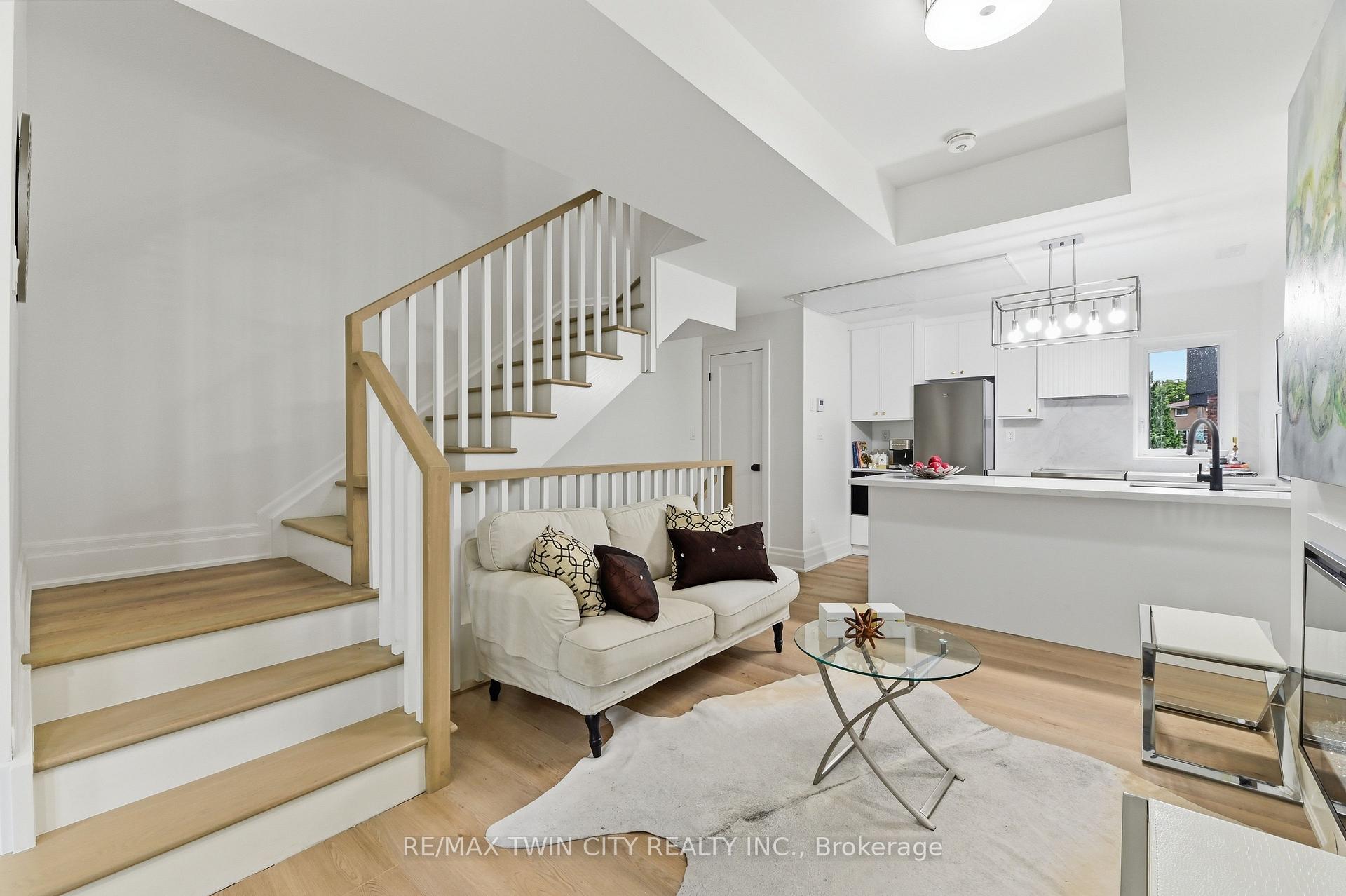 Photo 3 of Unit 2, 37 Edwin Street, Brantford, Holmedale — HOMEH