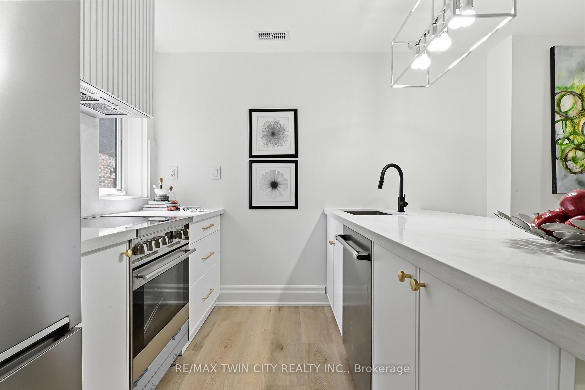 Photo 5 of Unit 2, 37 Edwin Street, Brantford, Holmedale — HOMEH