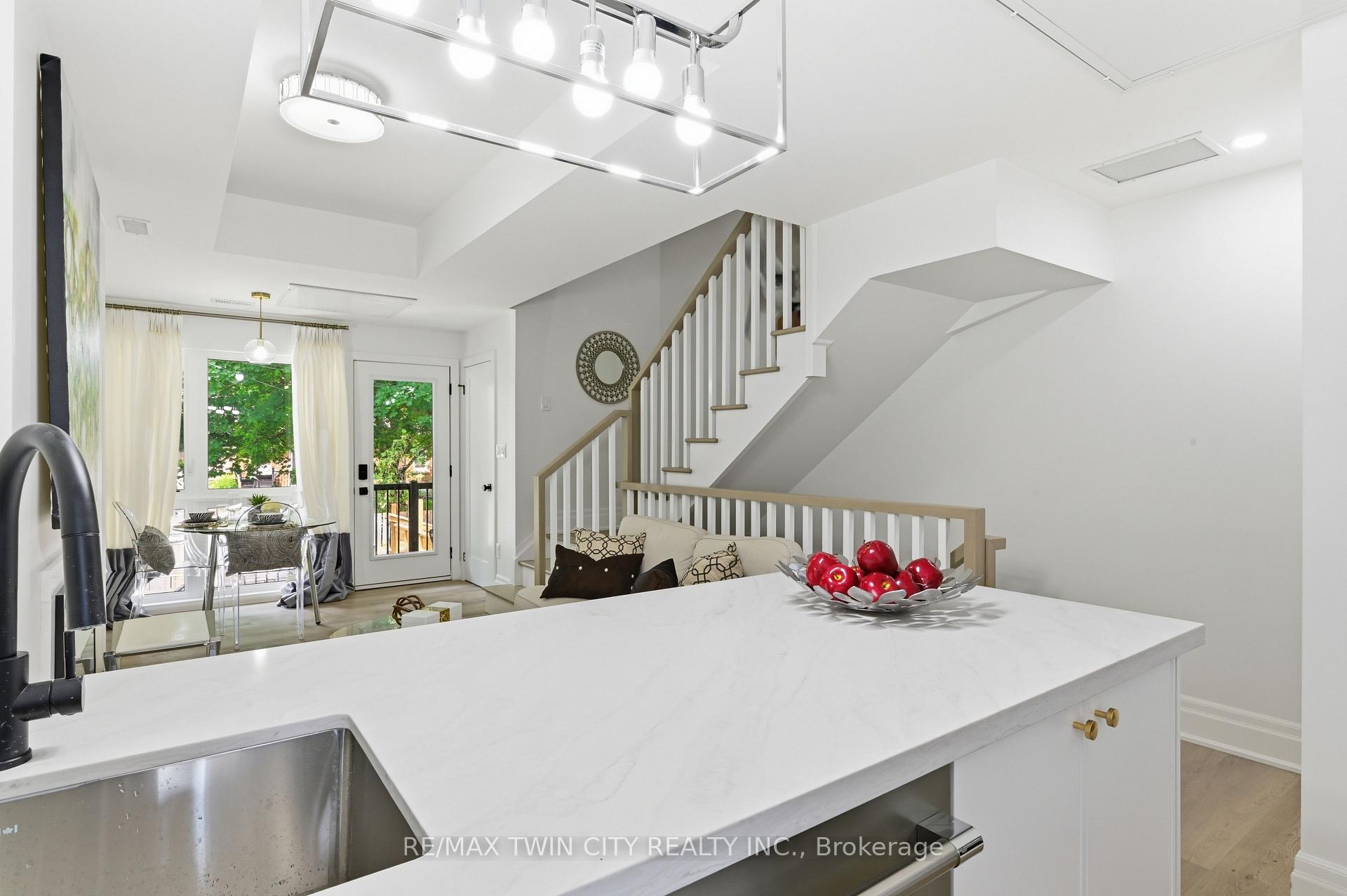 Photo 7 of Unit 2, 37 Edwin Street, Brantford, Holmedale — HOMEH