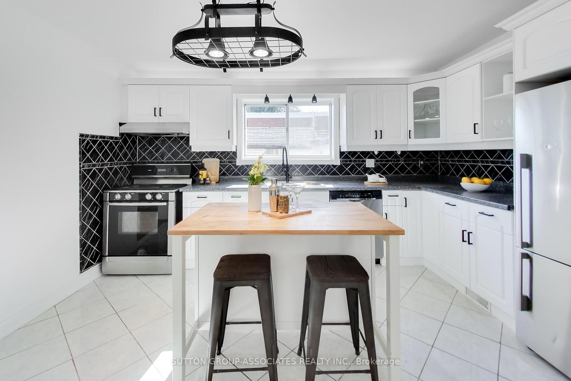 Photo 12 of 175 Earlsdale Avenue, Toronto, Oakwood Village — HOMEH