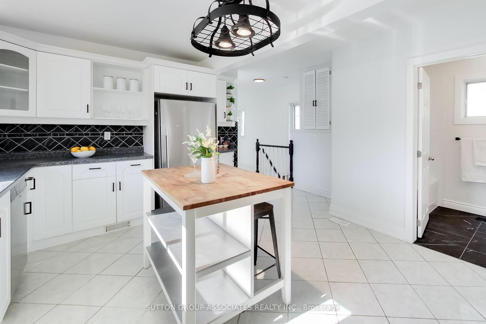 Photo 15 of 175 Earlsdale Avenue, Toronto, Oakwood Village — HOMEH