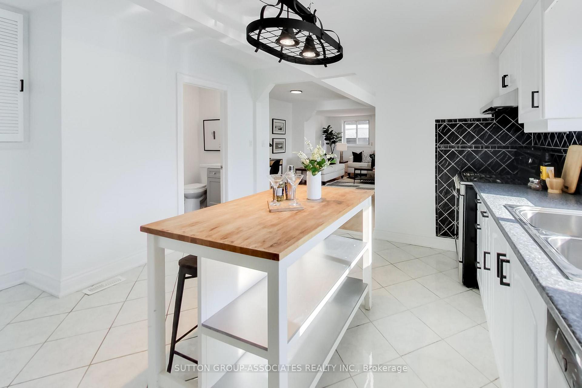 Photo 16 of 175 Earlsdale Avenue, Toronto, Oakwood Village — HOMEH