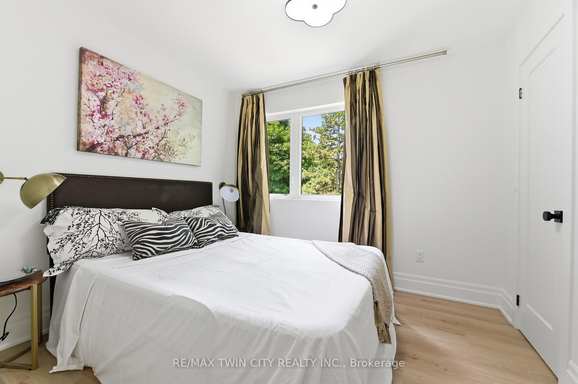 Photo 9 of Unit 3, 37 Edwin Street, Brantford, Holmedale — HOMEH