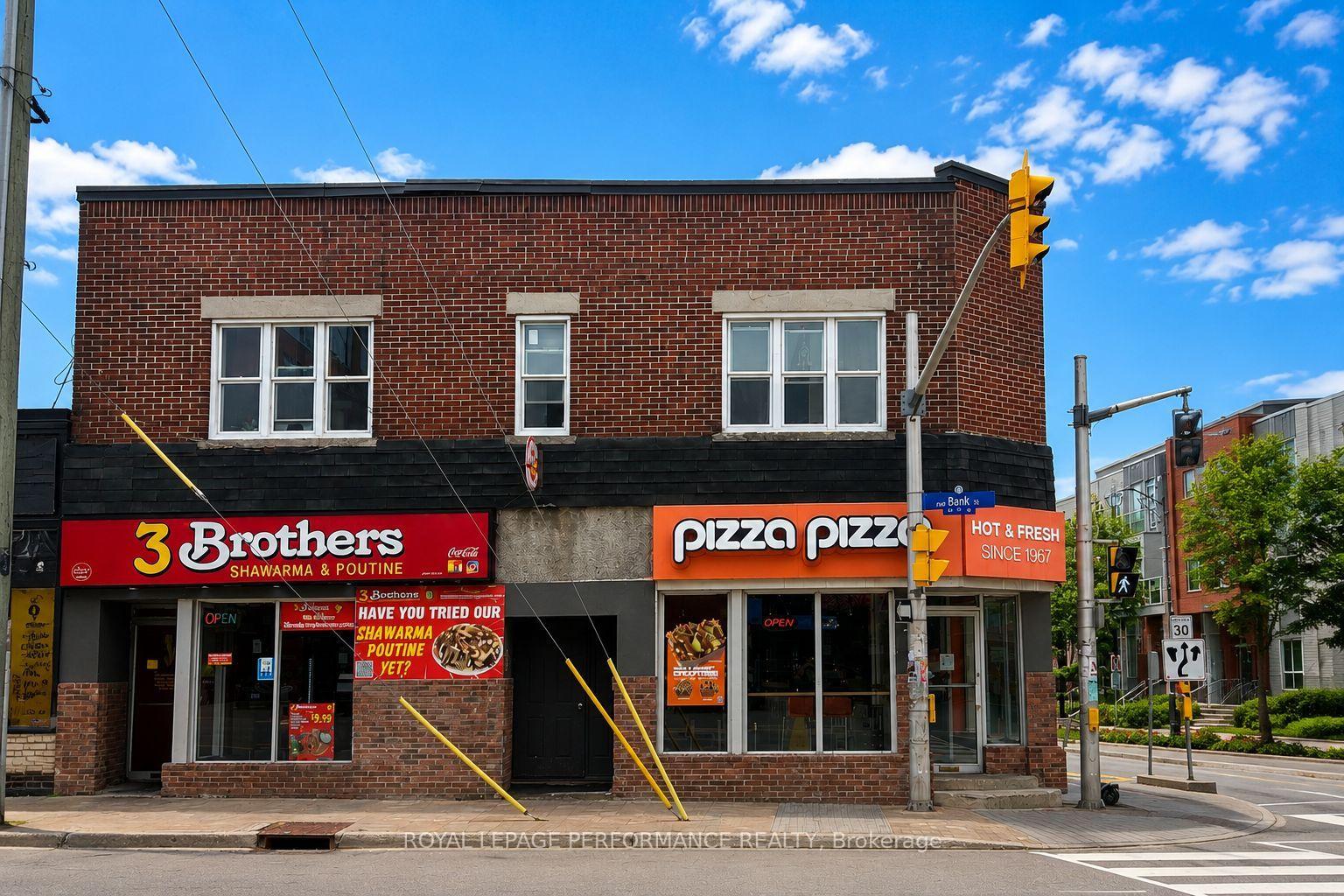 Front of Unit 4, 931 Bank Street