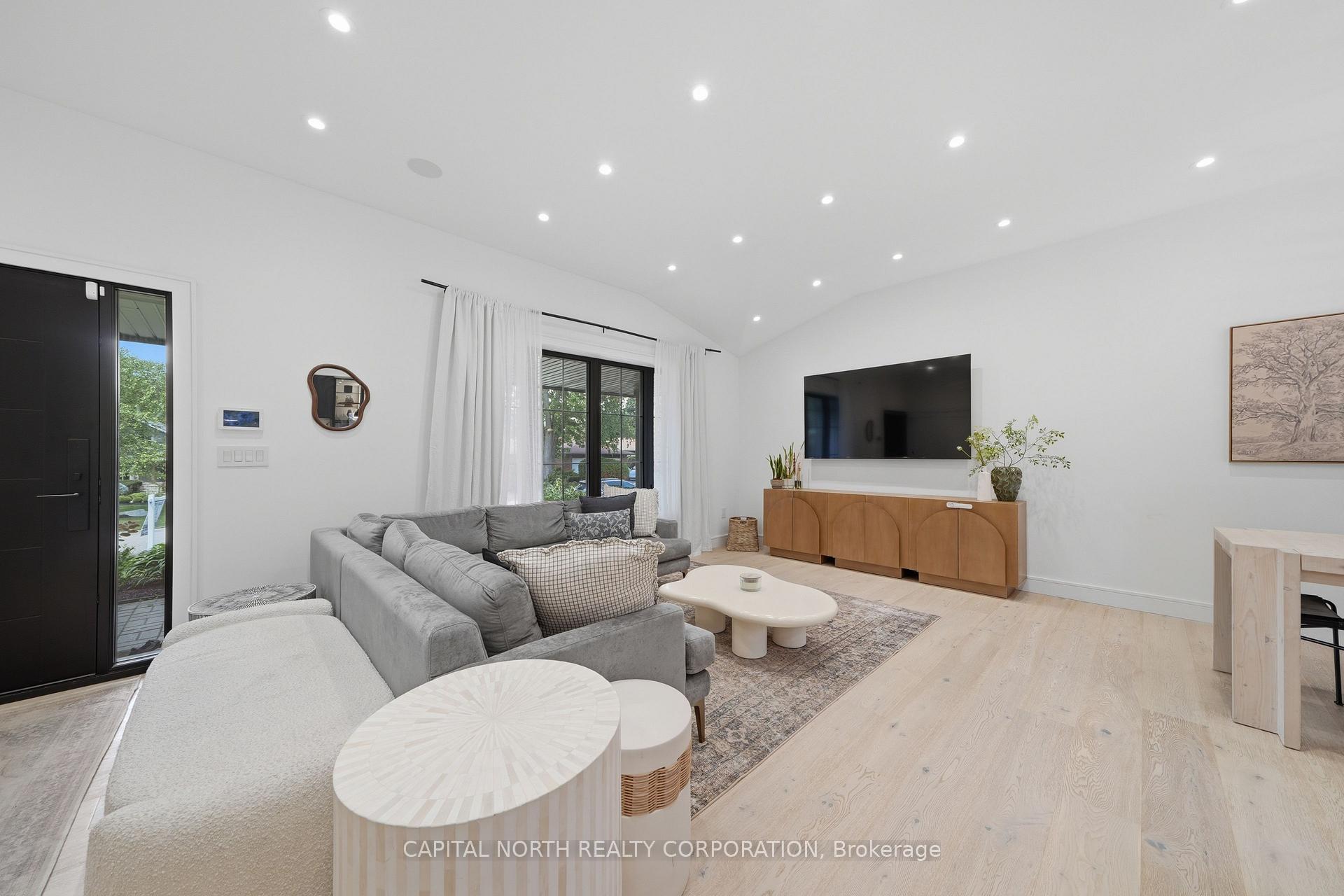 Photo 5 of 111 Norman Drive, King, King City — HOMEH