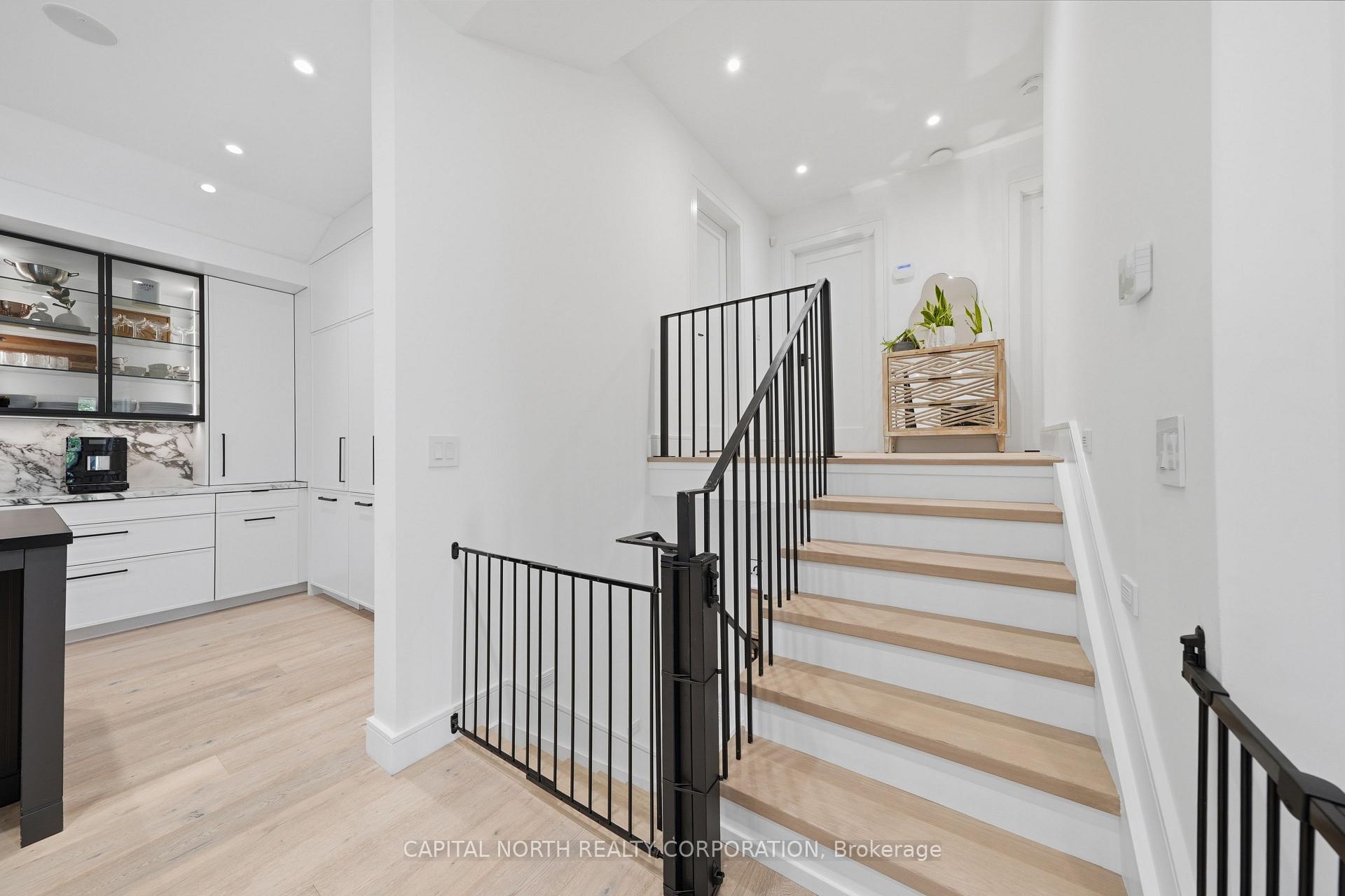 Photo 15 of 111 Norman Drive, King, King City — HOMEH