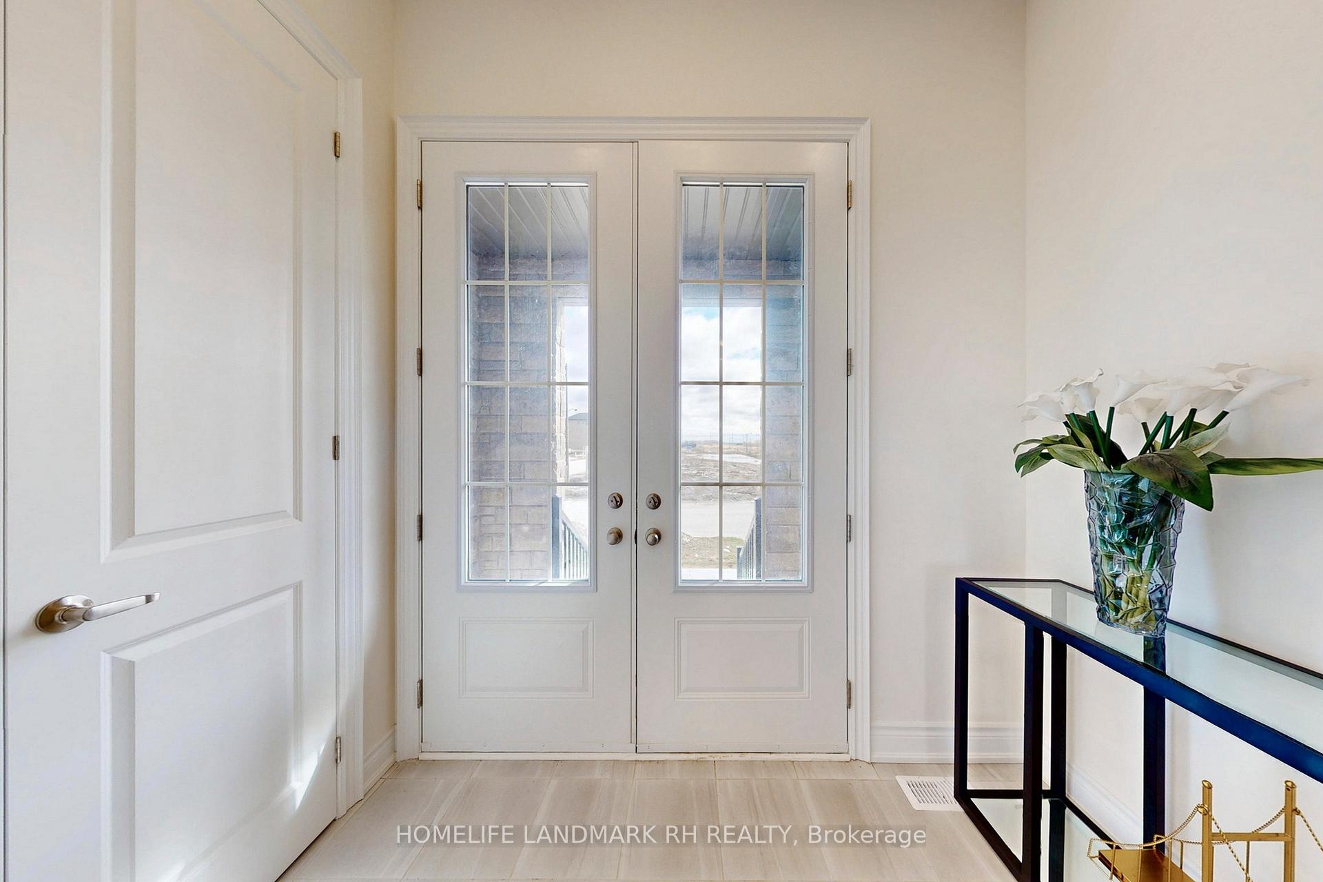 Photo 2 of 186 Leslie Richards Street, Markham, Rural Markham — HOMEH