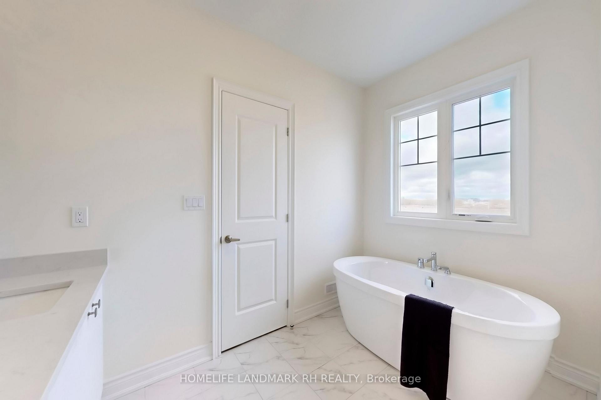 Photo 31 of 186 Leslie Richards Street, Markham, Rural Markham — HOMEH