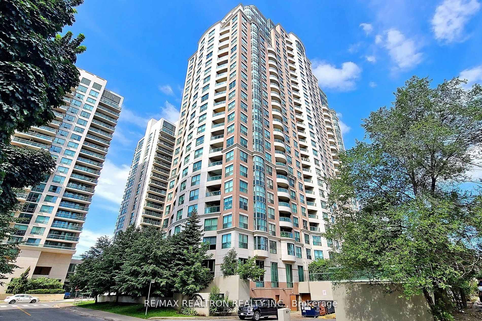 Photo 2 of Unit 2009, 7 Lorraine Drive, North York, Willowdale West — HOMEH