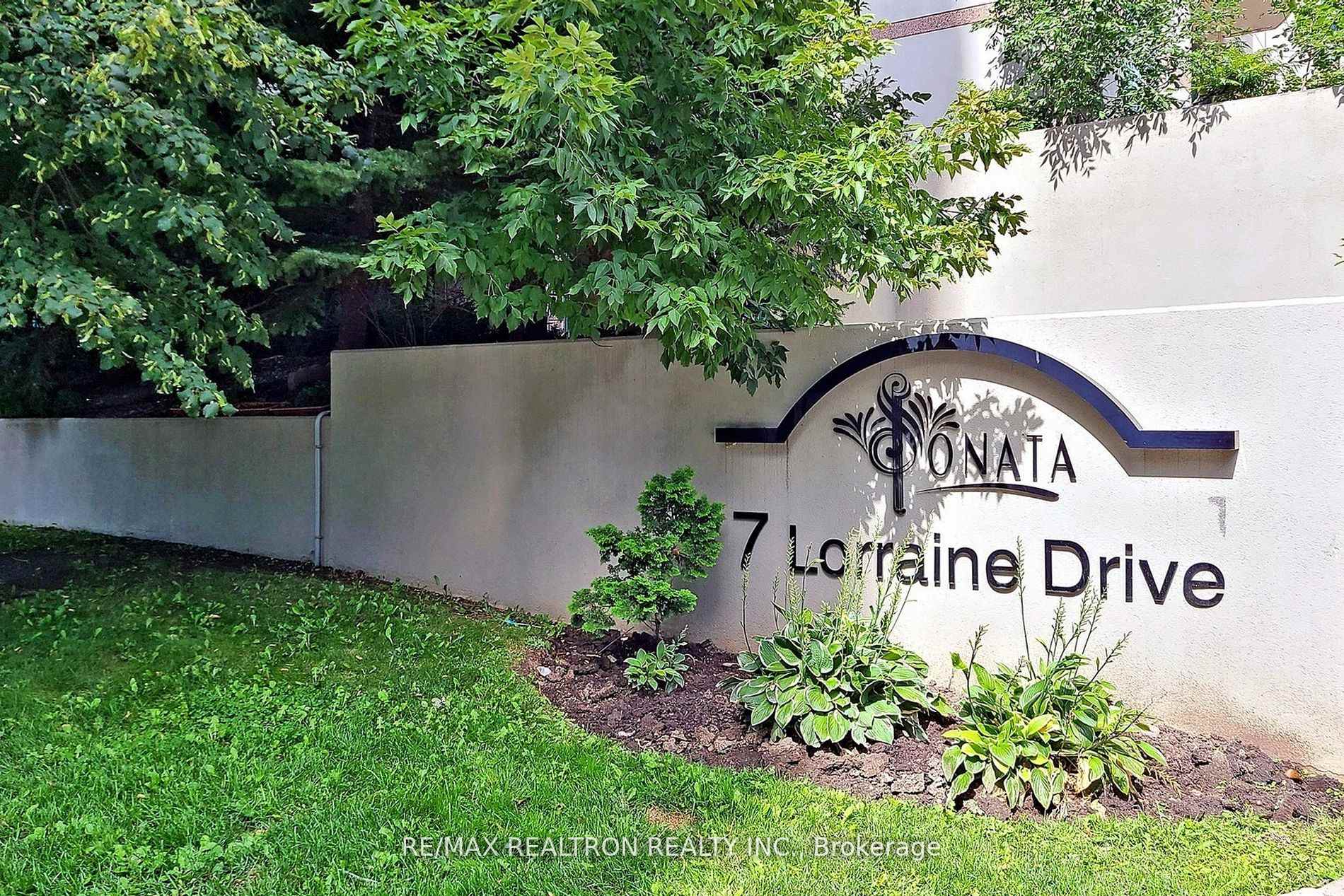 Photo 4 of Unit 2009, 7 Lorraine Drive, North York, Willowdale West — HOMEH