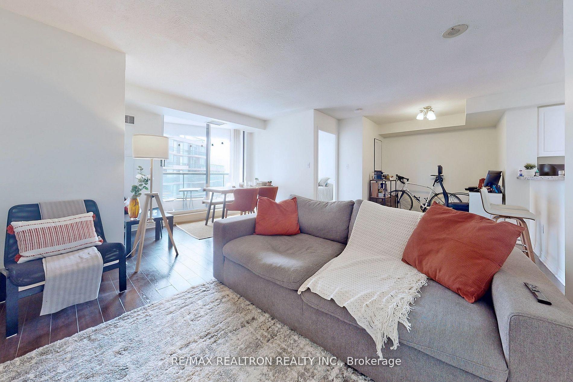 Photo 8 of Unit 2009, 7 Lorraine Drive, North York, Willowdale West — HOMEH